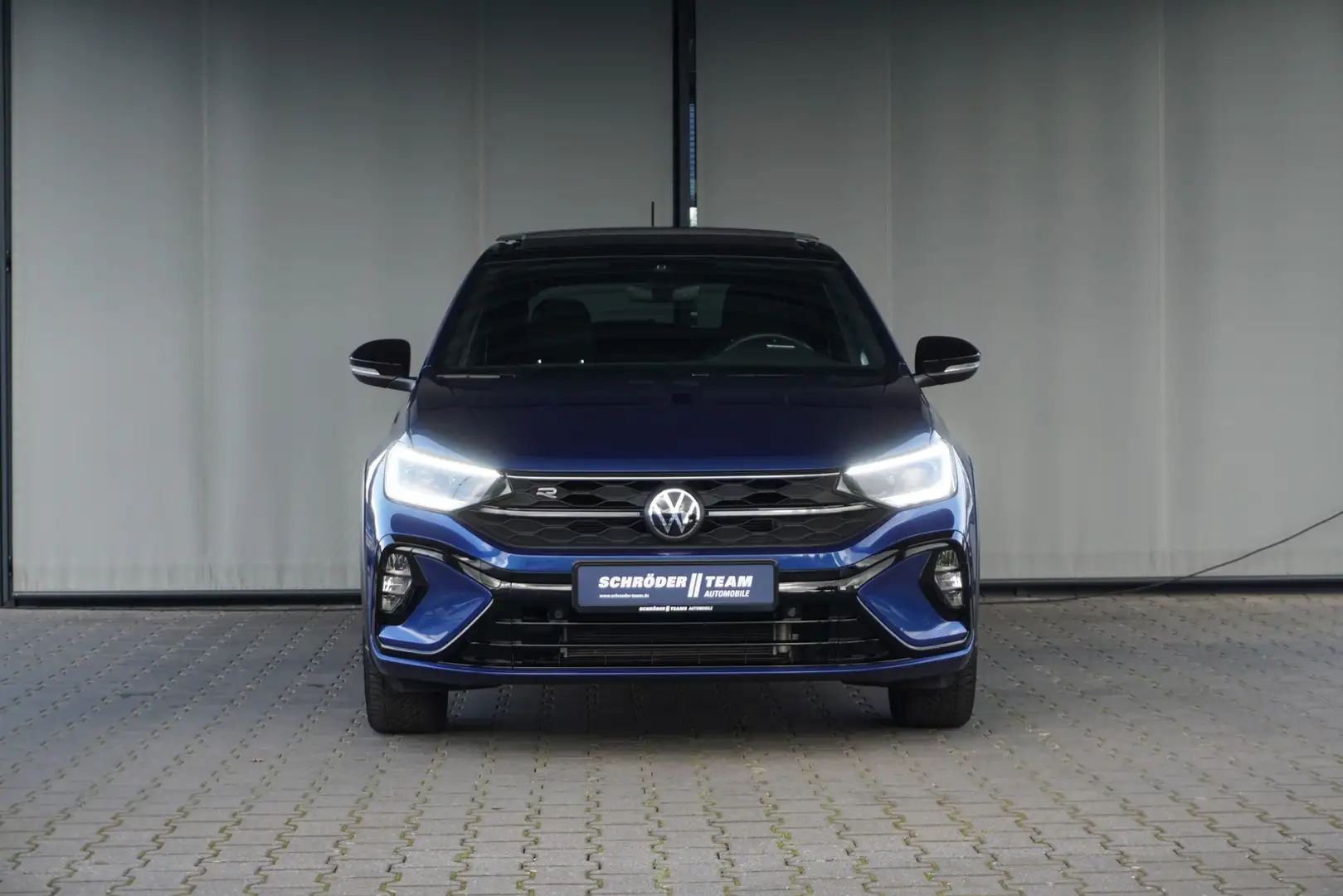 Volkswagen Taigo 1.5 TSI DSG R-Line AHK Panorama Azul - 2