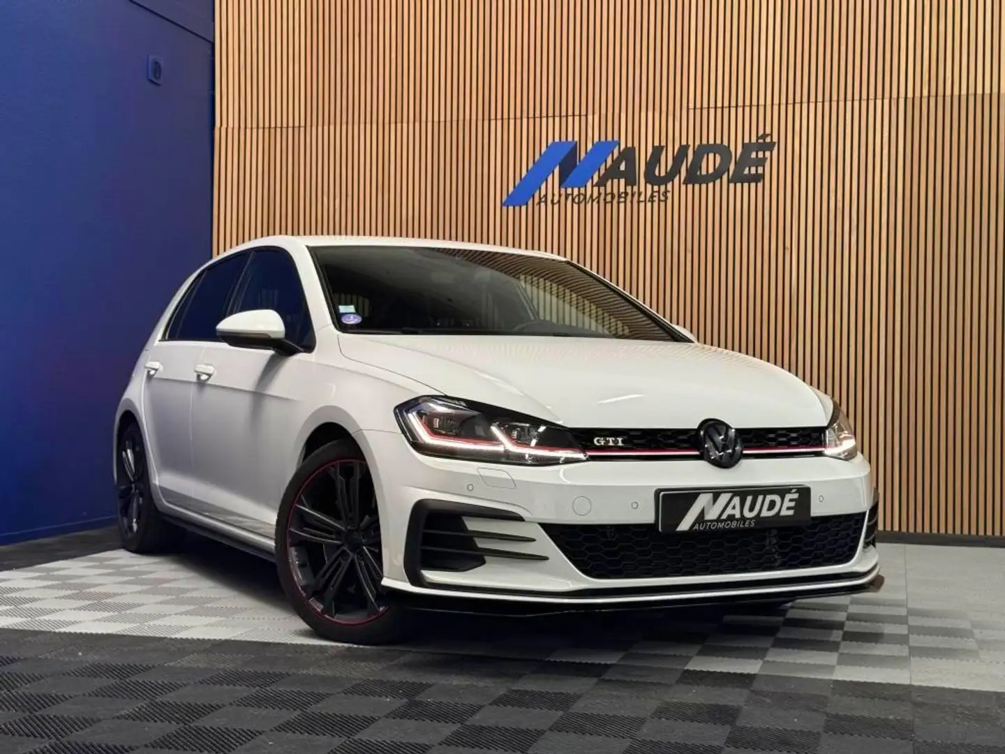 Volkswagen Golf GTI PERFORAMANCE 2.0 TSI  245 CH DSG 7  - Ligne In Blanc - 1