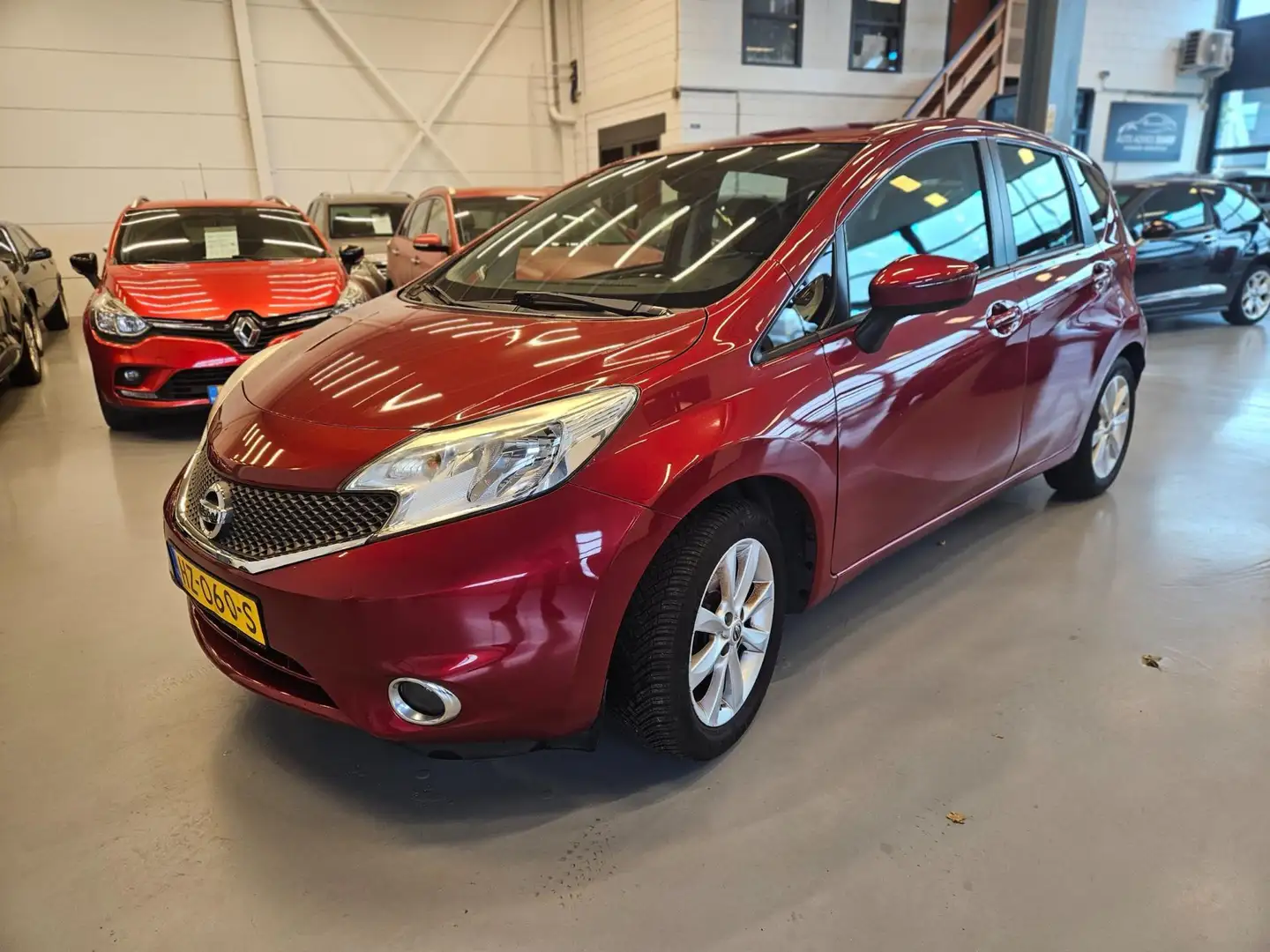 Nissan Note 1.2 Connect Edition Rood - 1