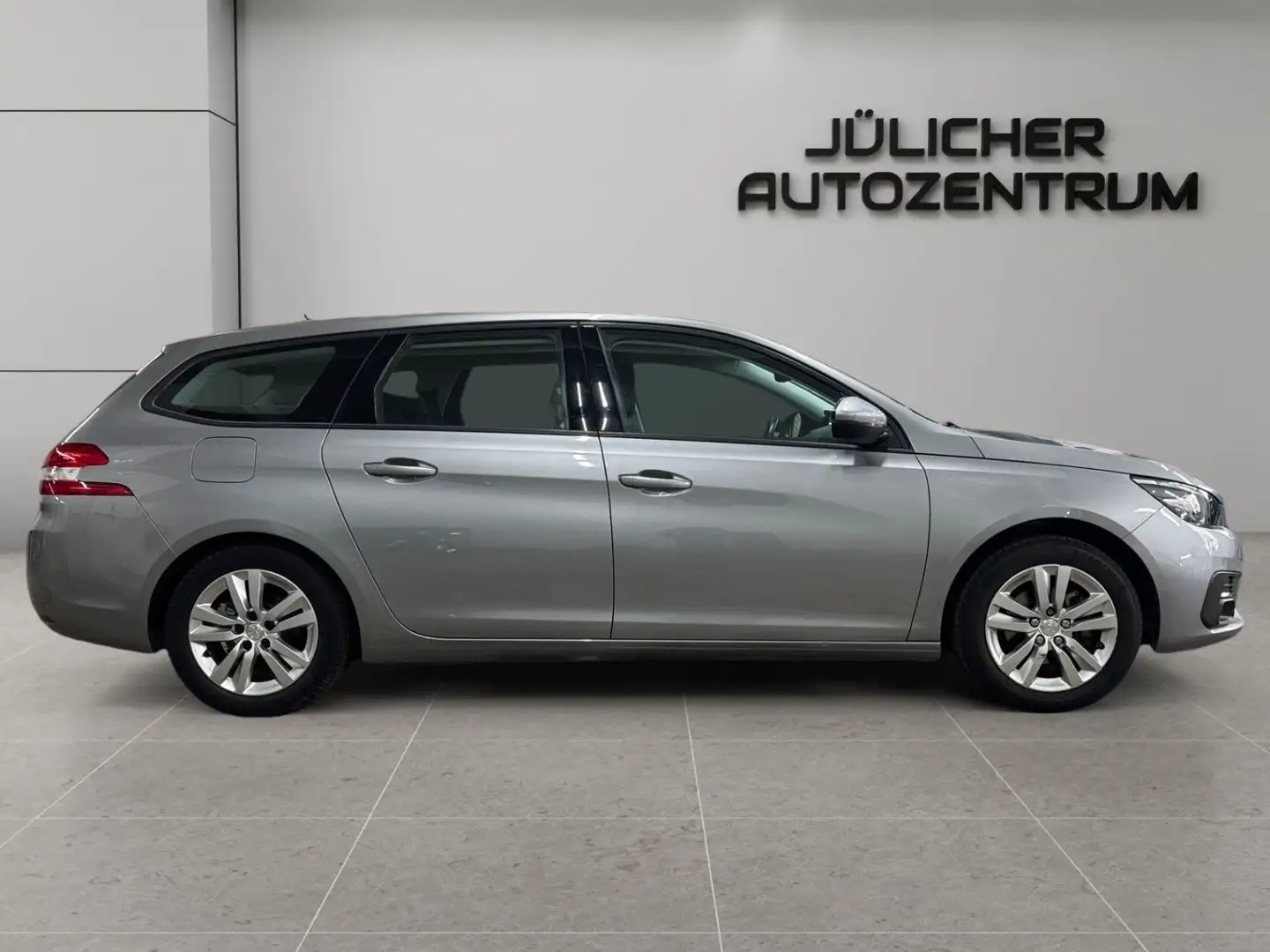 Peugeot 308 SW Access, 1.Hand, Rentnerfahrzeug, Silber - 2