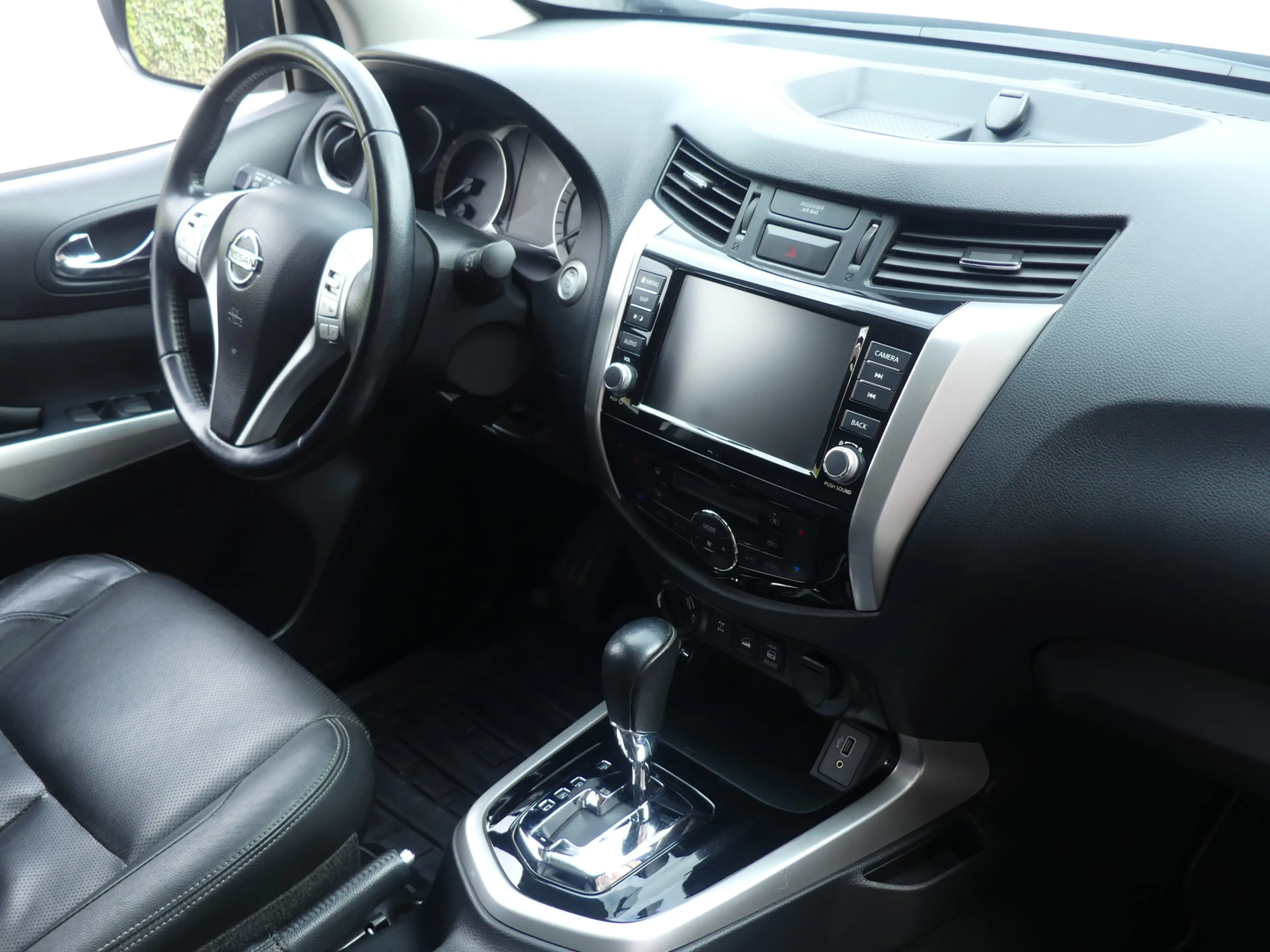 Nissan Navara 2.3 dCi Tekna 190PK 4WD 3500KG Trekgewicht Camera/ — photo 2