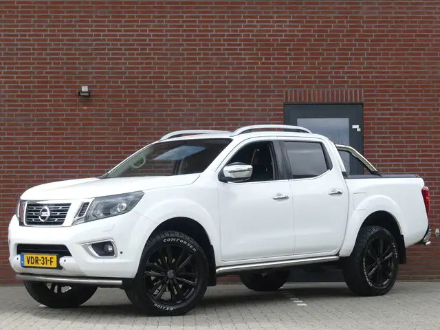 Nissan Navara 2.3 dCi Tekna 190PK 4WD 3500KG Trekgewicht Camera/