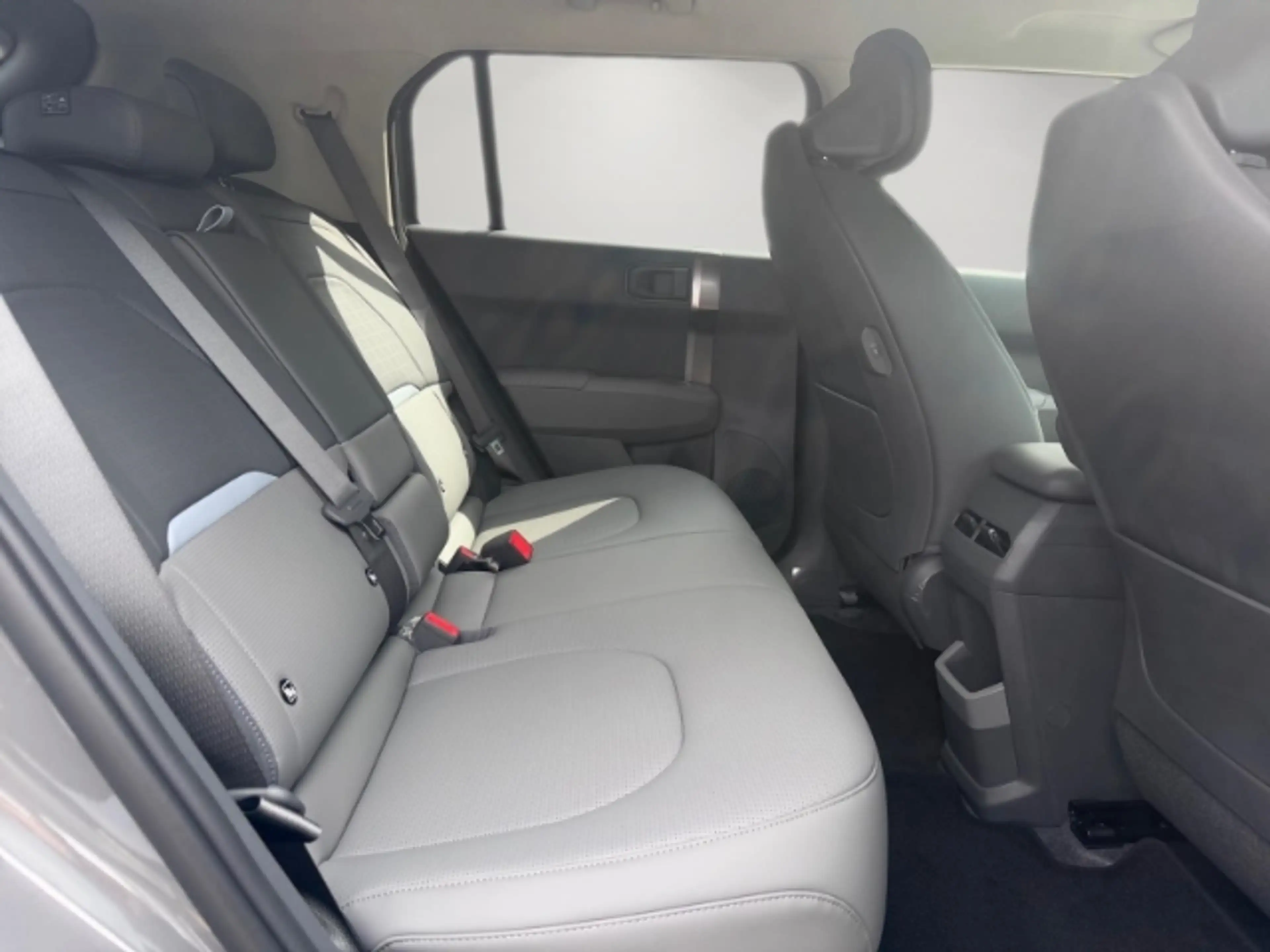 Kia EV3 Earth 58,3 kWh WÄRMEPUMPE,AMBIENTE,CARPLAY,KAMERA — photo 13