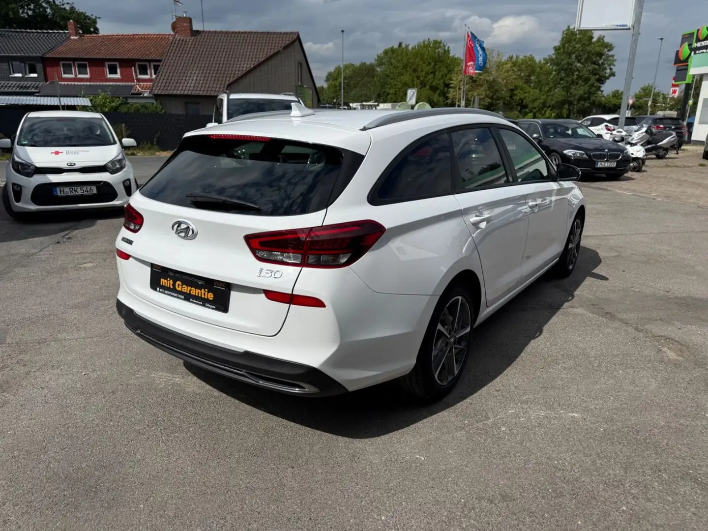 Hyundai i30 cw Edition 30+Kombi Navi Sitz Service Neu Wit - 2