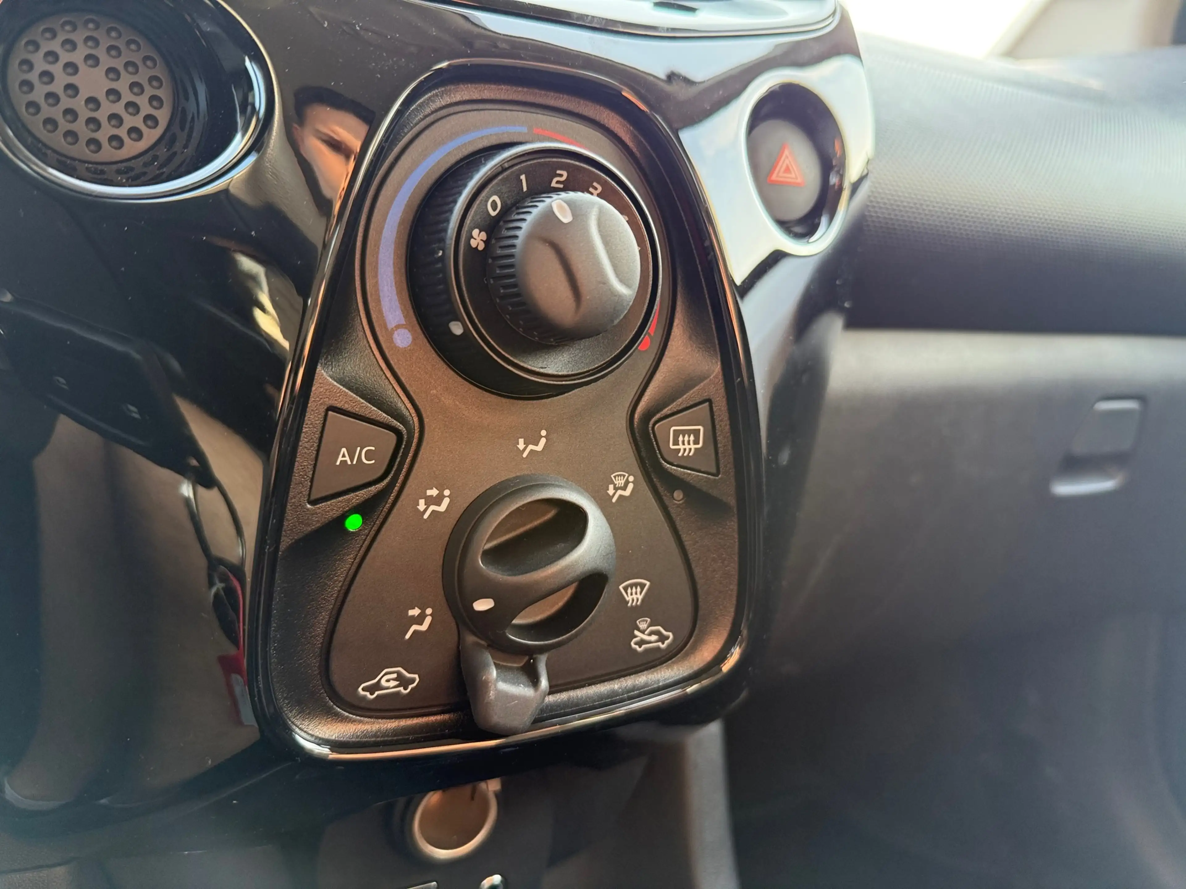Citroen C1 1.0 VTi Feel — photo 15