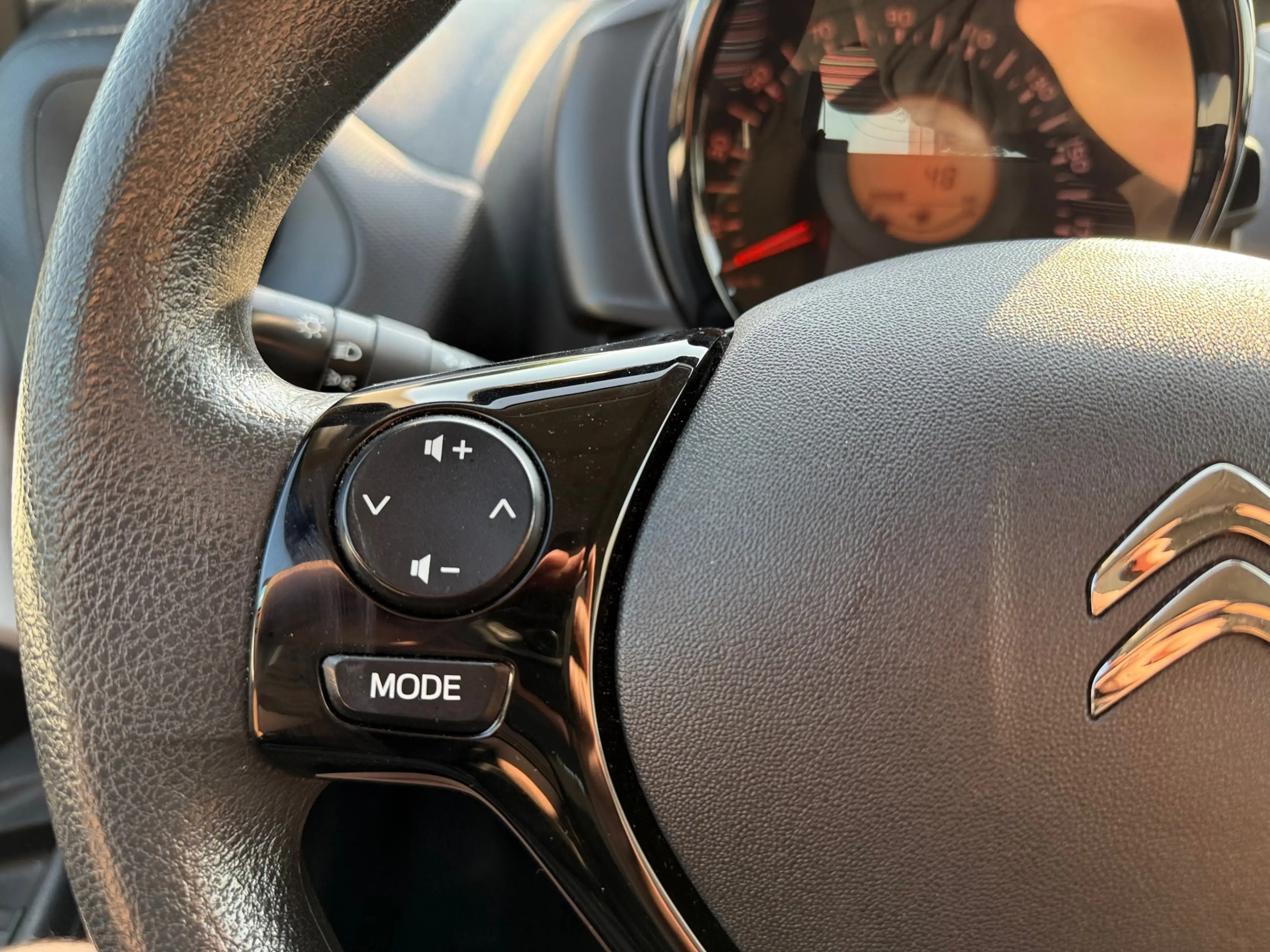 Citroen C1 1.0 VTi Feel — photo 9