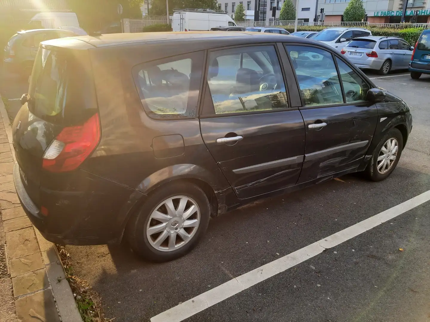 Renault Grand Scenic 1.9 dCi 130 Dynamique 5 pl - 2