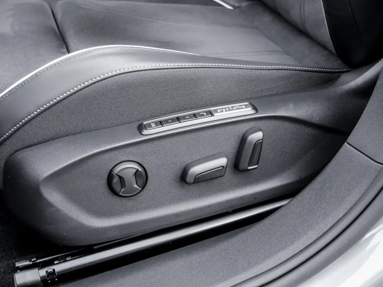 Volkswagen ID.7 Tourer Pro IQ.Light Navi HarmanK. SmartGlas Tra... 13