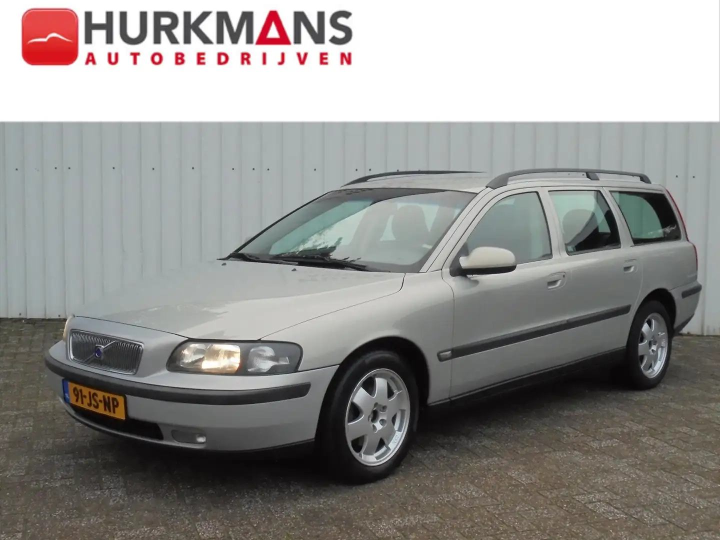 Volvo V70 2.4 AUTOMAAT ZEER NETJES DEALEROND NL-AUTO Beige - 1