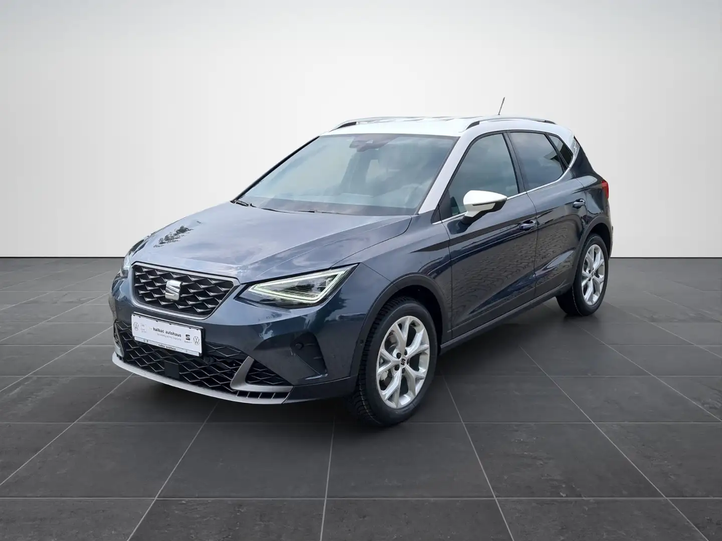 SEAT Arona 1.5 TSI DSG FR+NAVI+PDC+SHZ+VOLLLED+VIRTUALCOCK Gris - 2