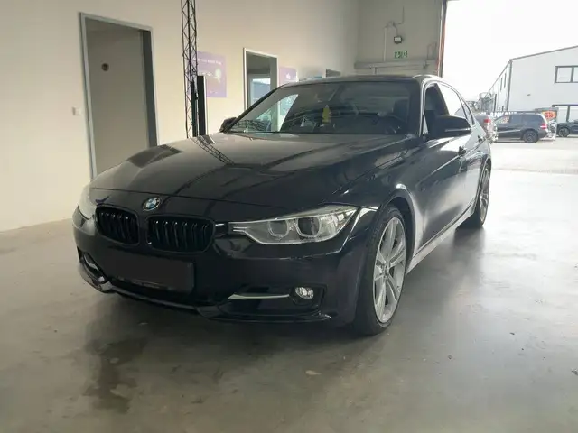 BMW 335 i *Navi| Xenon| Kamera| Schiebedach*