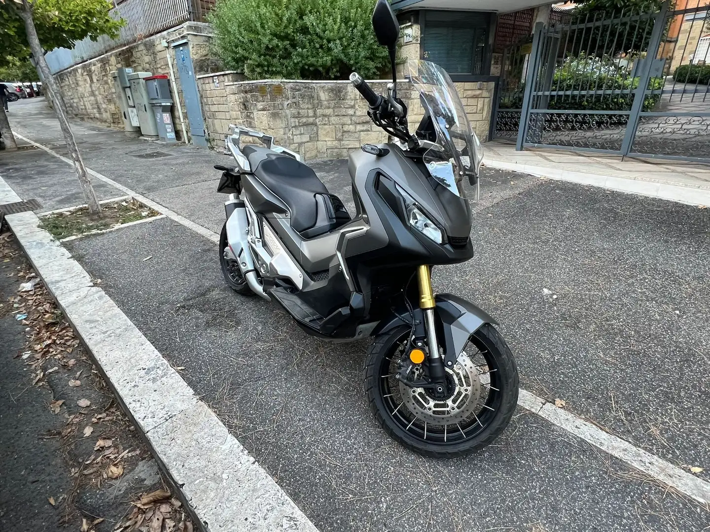 Honda X-ADV 750 Argento - 2