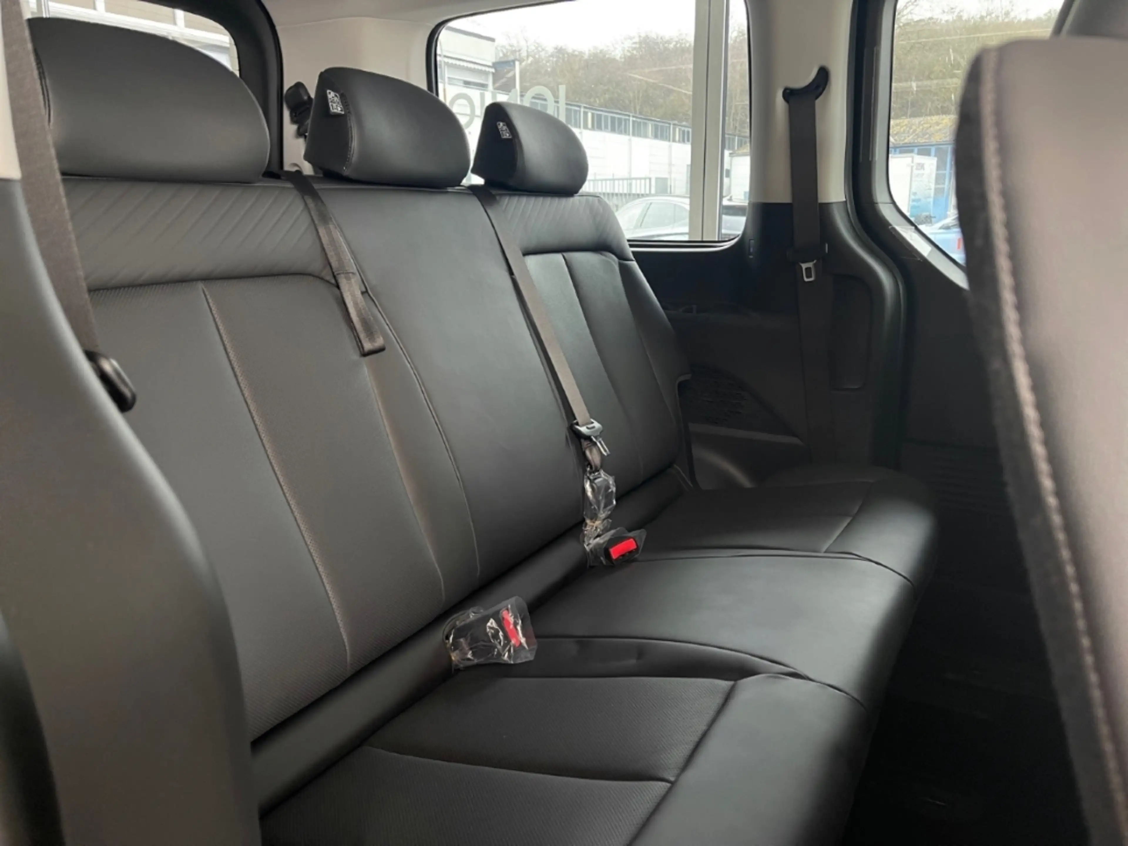 Hyundai STARIA Prime Hybrid 2WD PANO, Park-Paket-MAYEN — photo 13