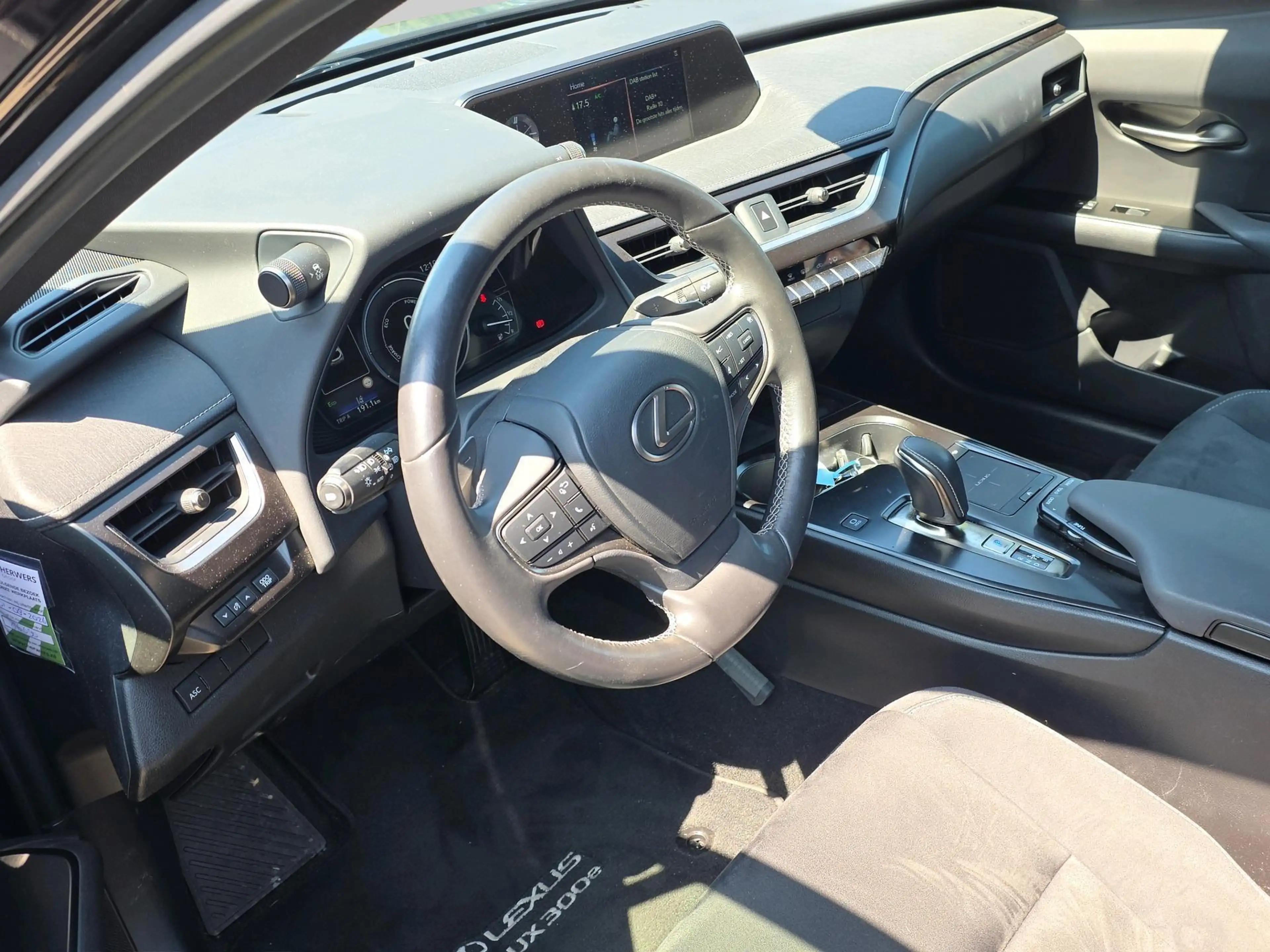 Lexus UX 300e Business 54 kWh — photo 4