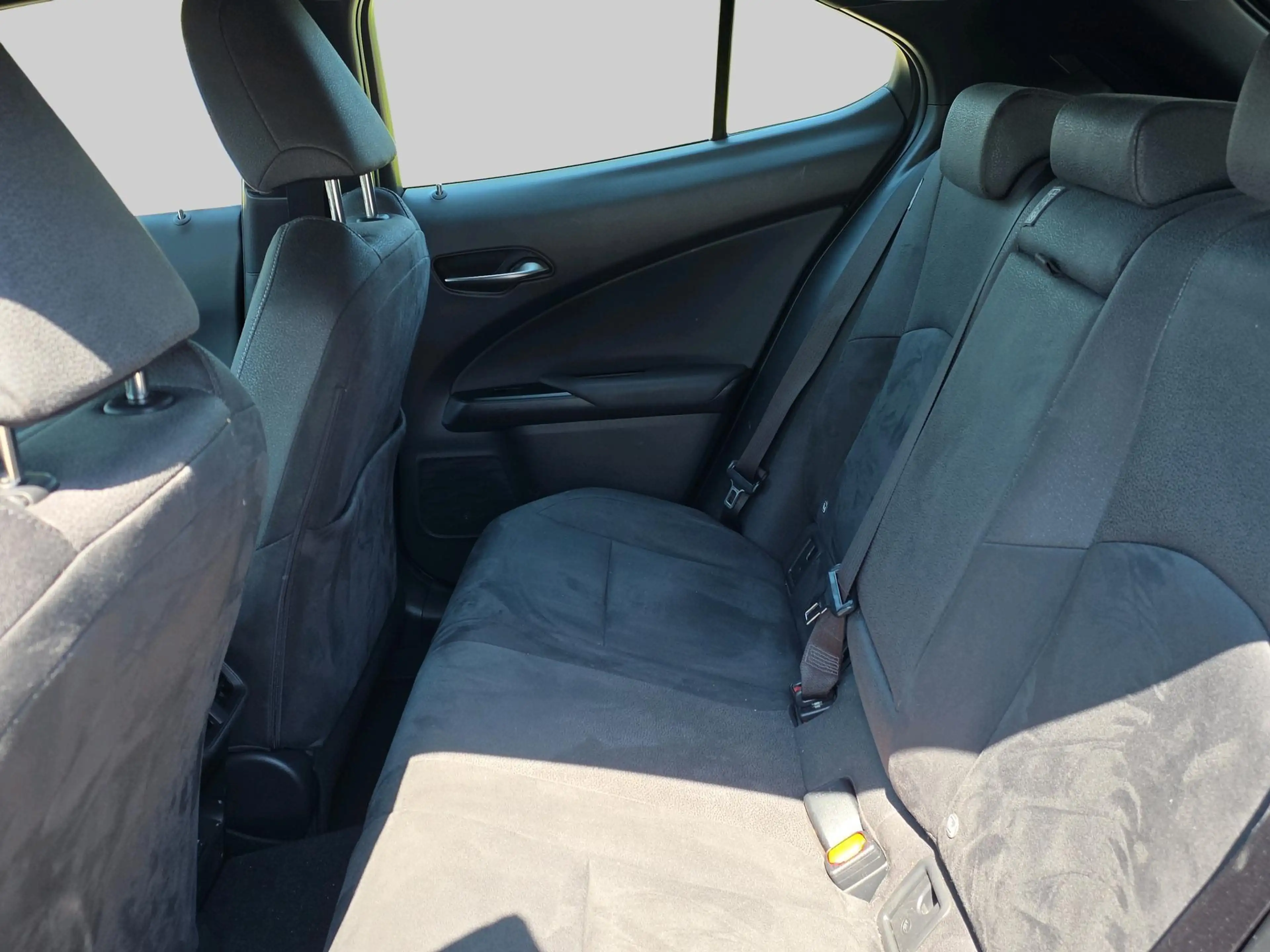 Lexus UX 300e Business 54 kWh — photo 6