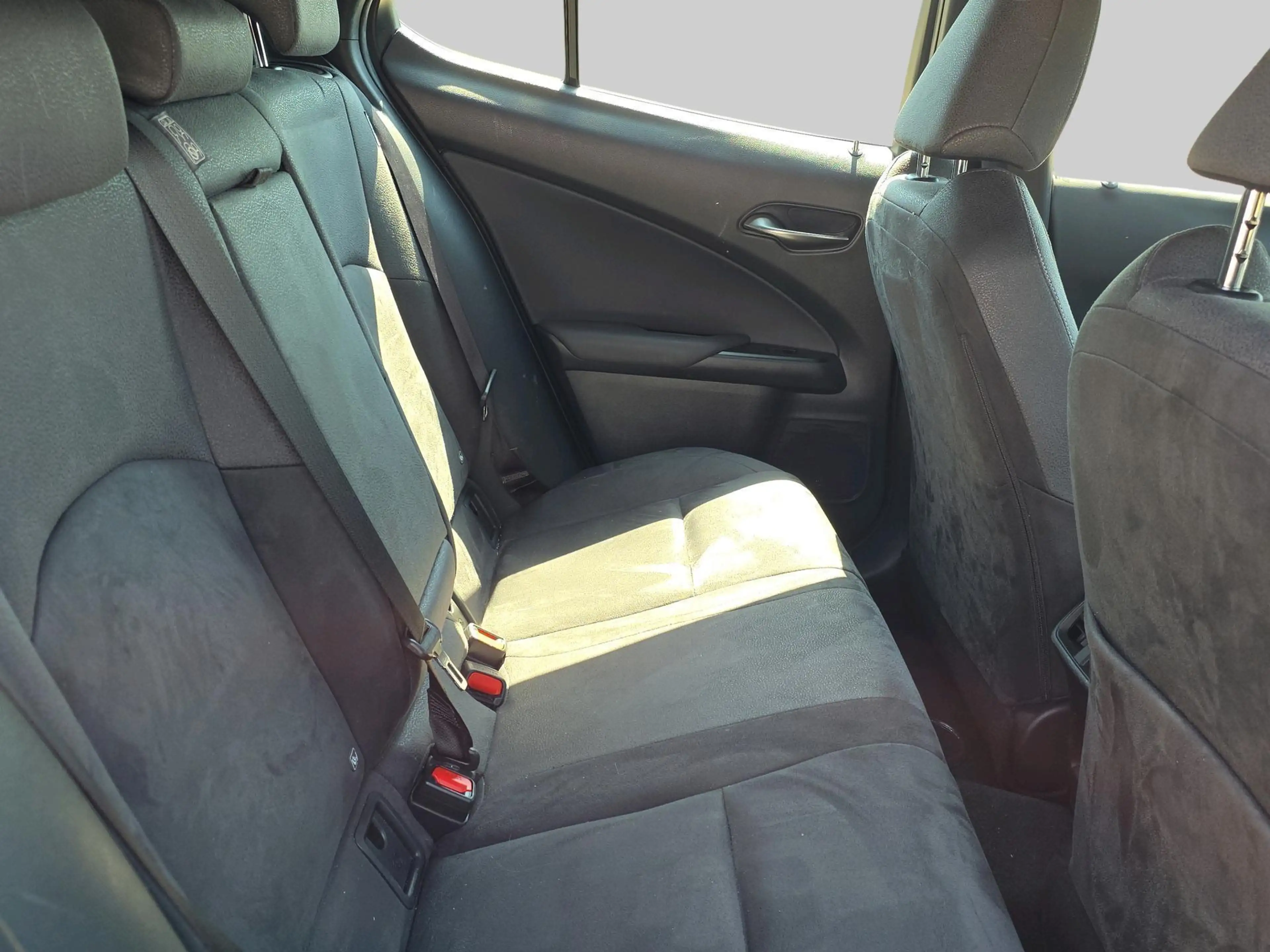 Lexus UX 300e Business 54 kWh — photo 14
