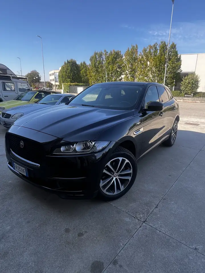Jaguar F-Pace