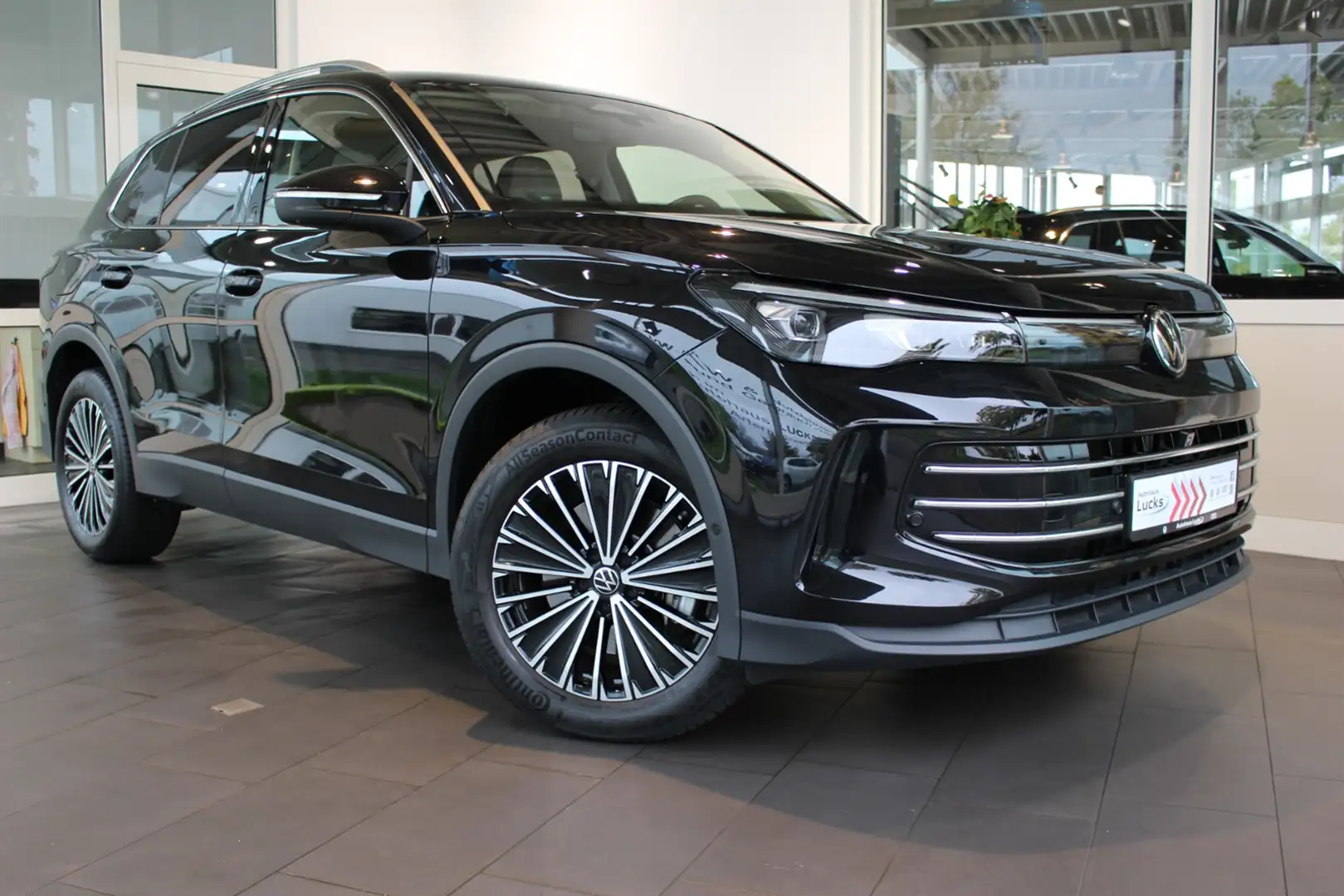 Volkswagen Tiguan Elegance 2.0 TDI LED NAVI AHK STANDHZ Schwarz - 2