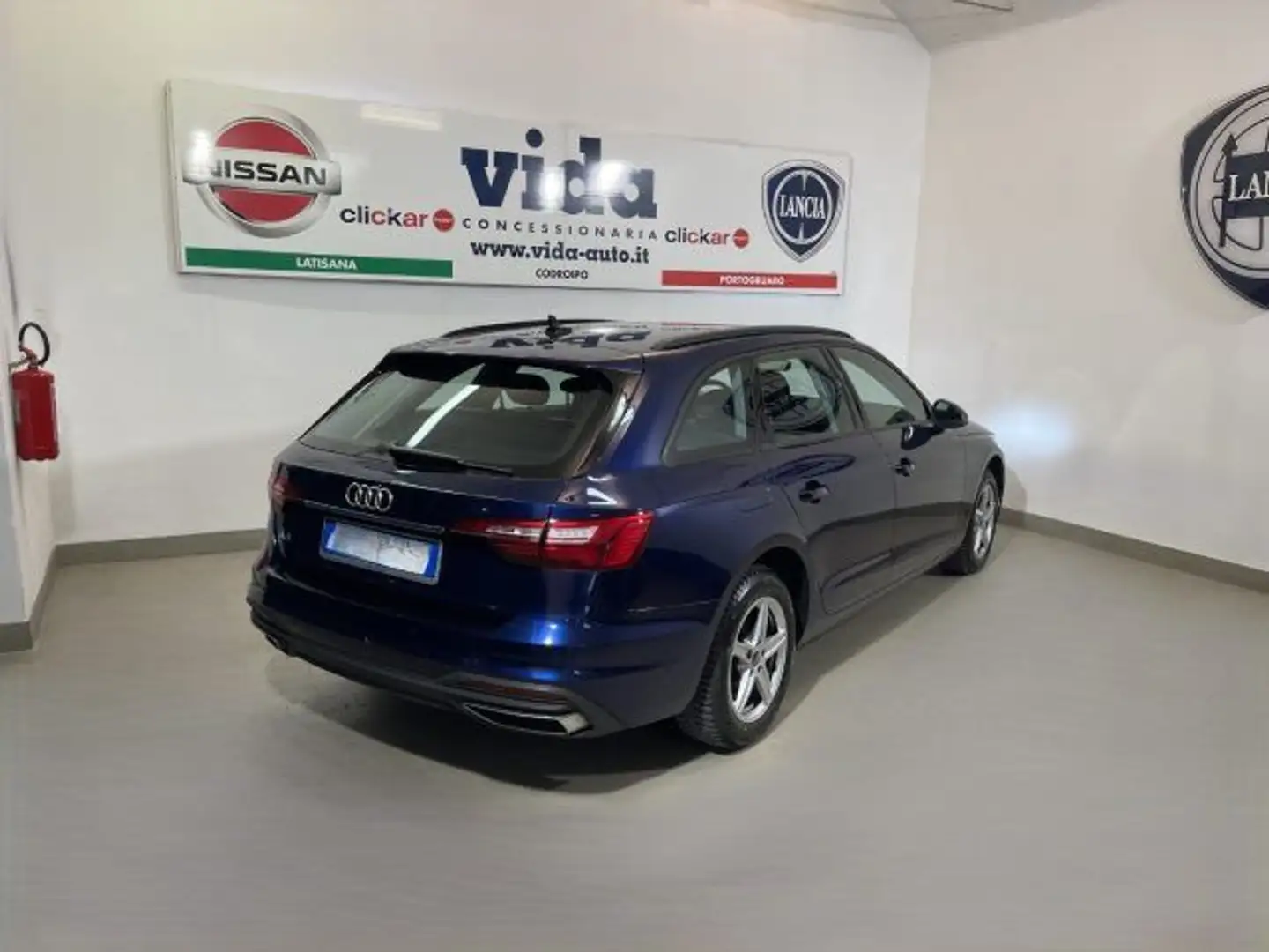 Audi A4 Avant 35 TDI/163 CV S tronic Business Blu/Azzurro - 2