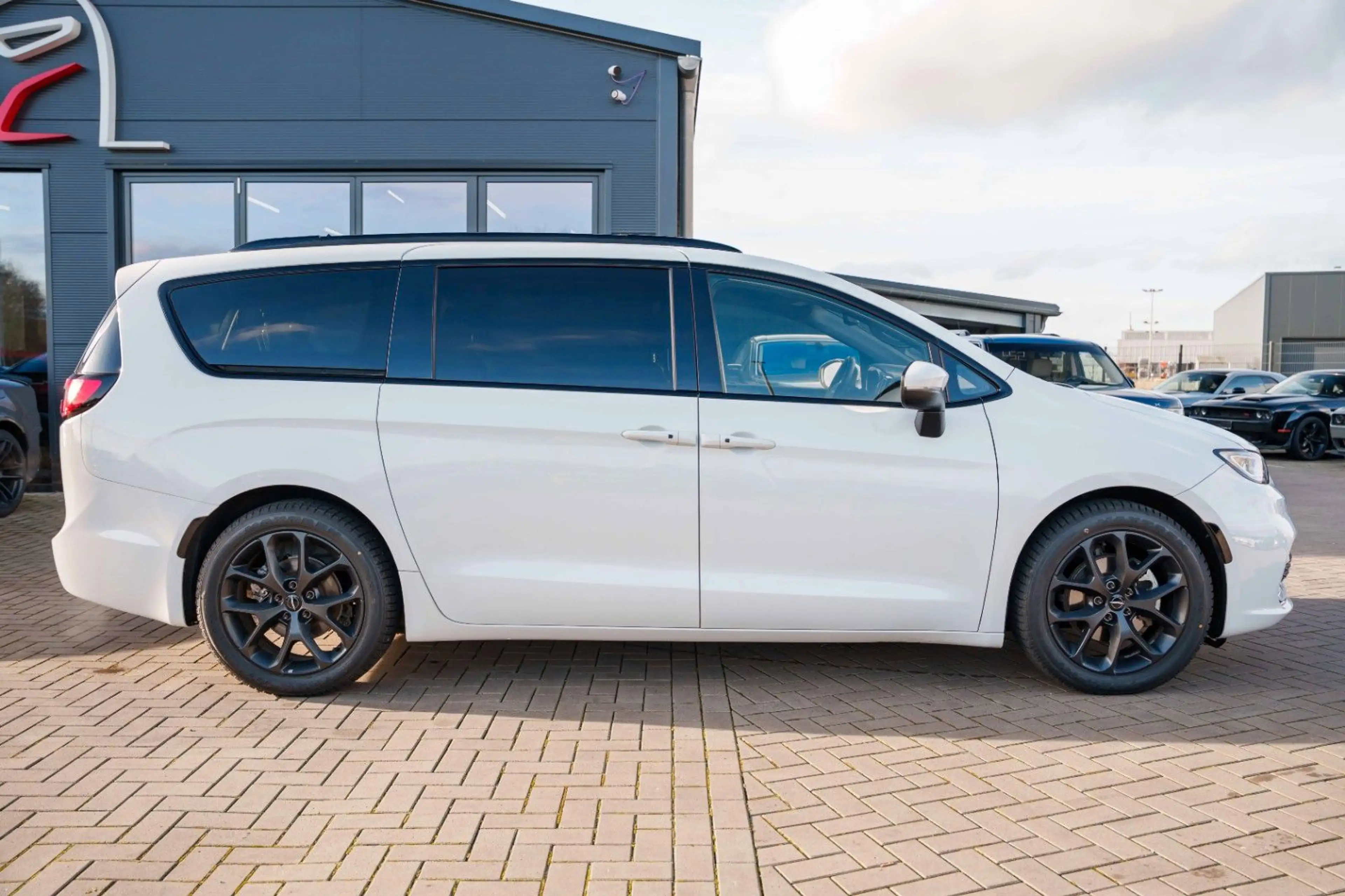 Chrysler Pacifica 3,6 Limited S LED/ACC/7 SDITZE TOP — photo 12