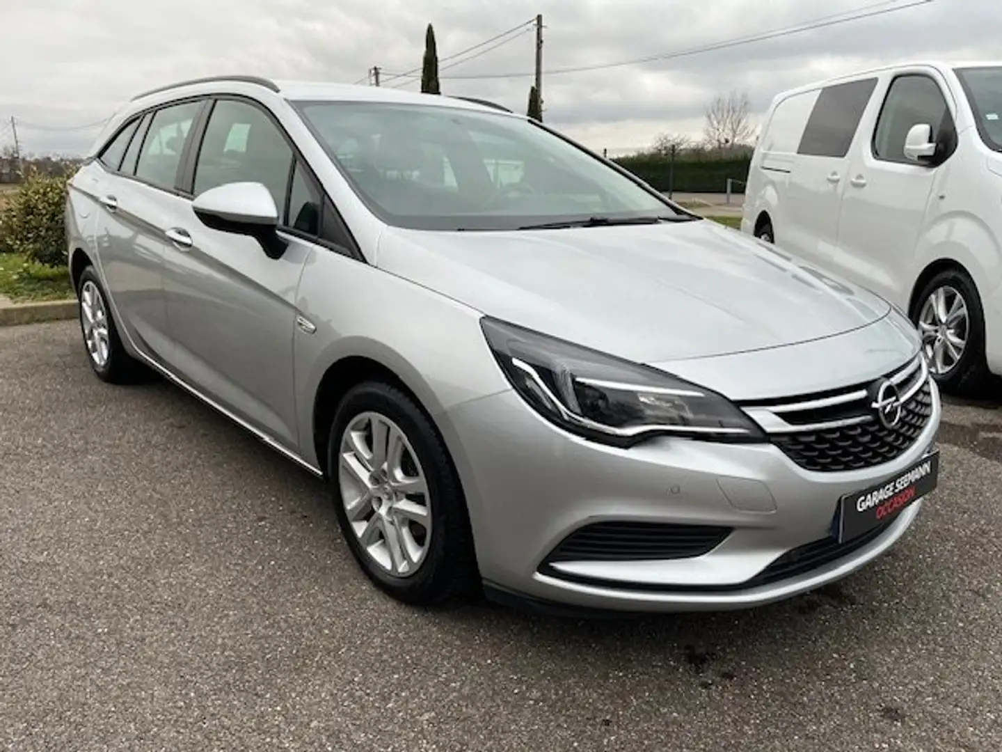 Opel Astra Astra Sports Tourer 1.6 Diesel 110 ch Edition Argent - 2