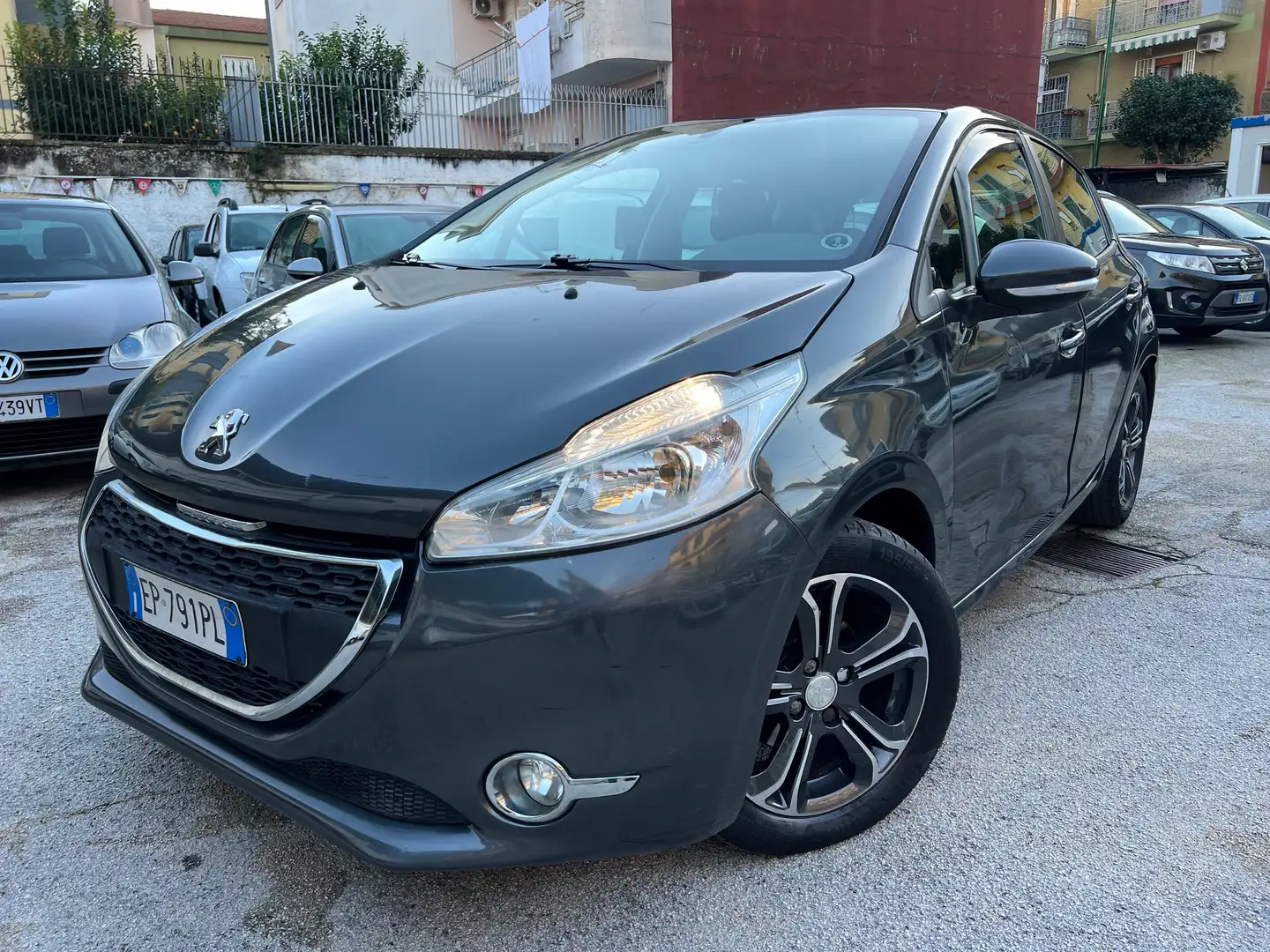 Peugeot 208 208 I 2012 5p 1.4 hdi 8v Allure Grau - 1
