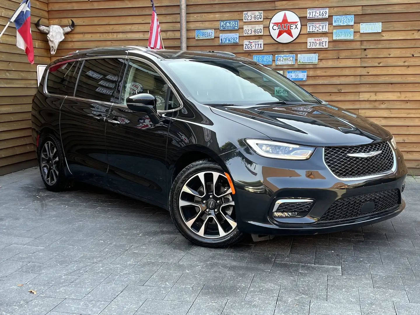 Chrysler Pacifica 7S. Navi LPG Kamera Leder Memory Schwarz - 2