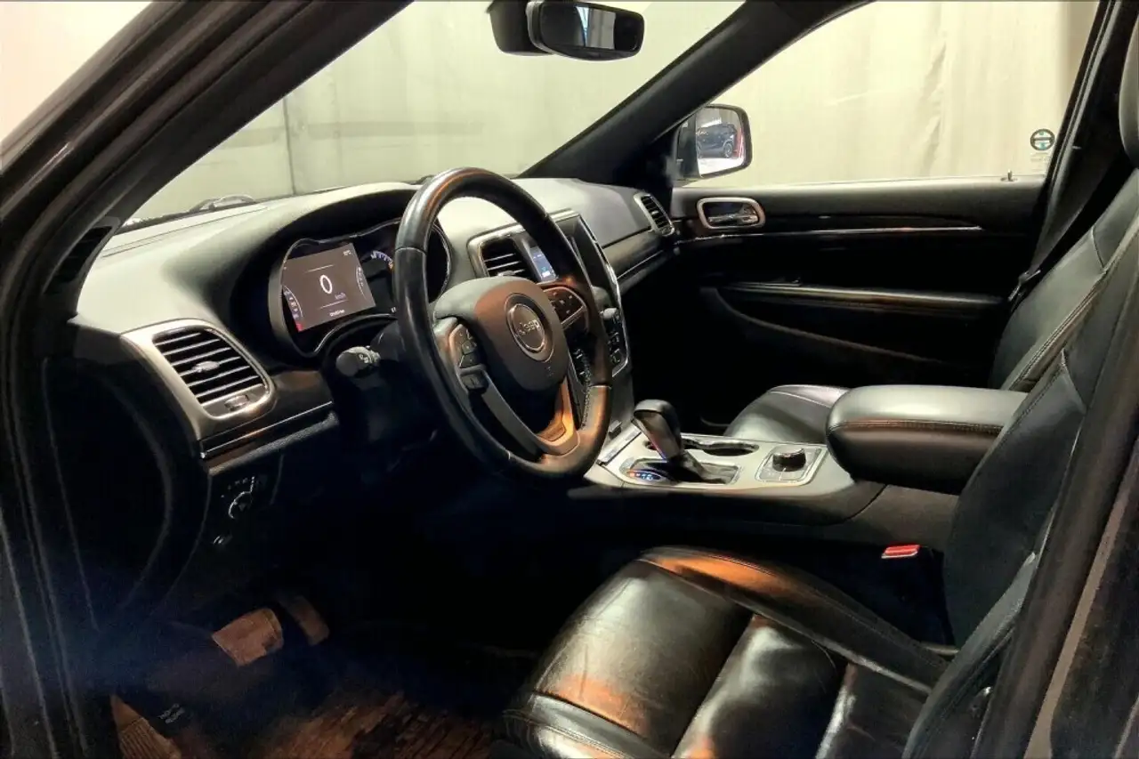 Jeep Grand Cherokee снимка Jeep Grand Cherokee