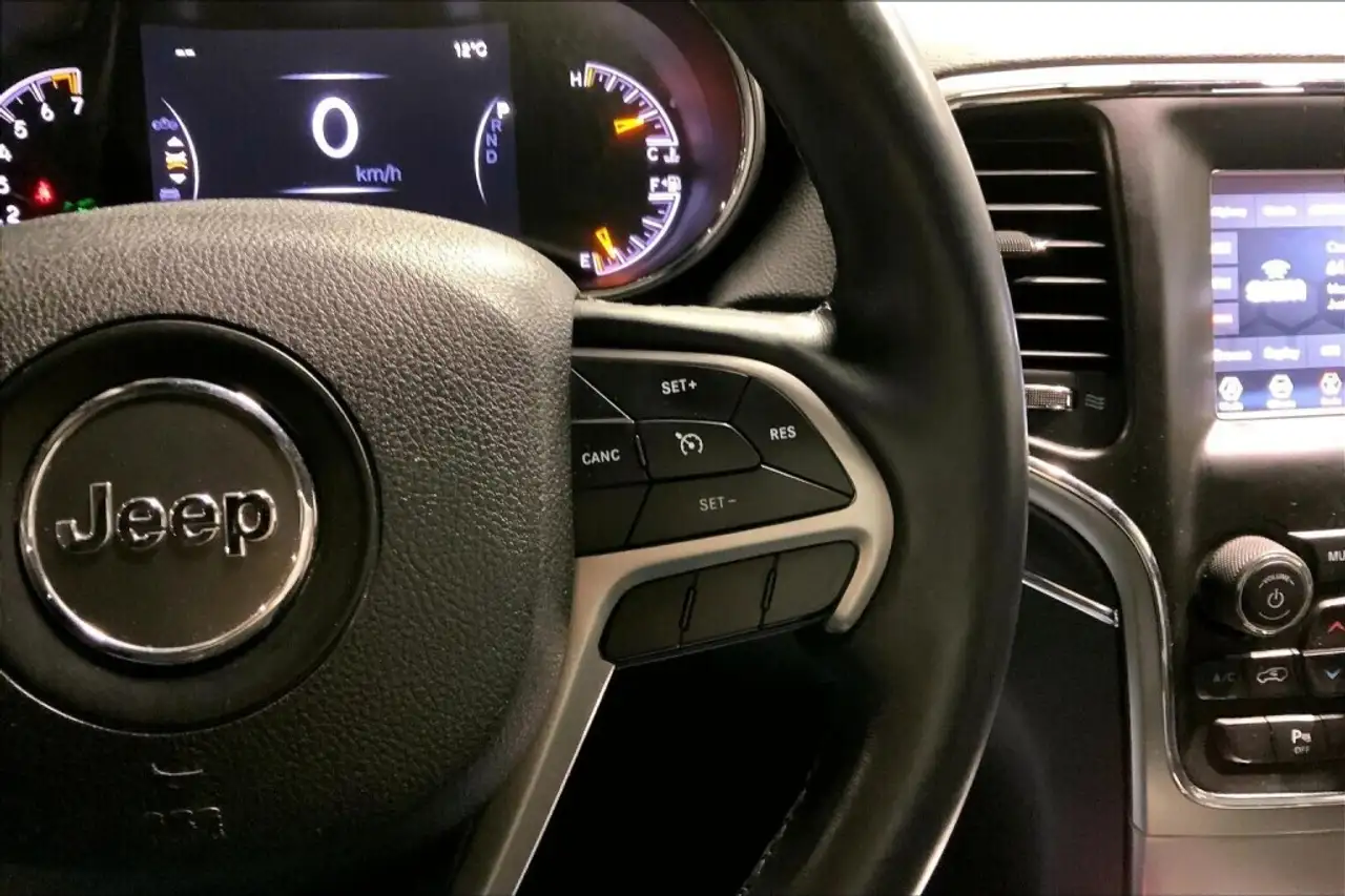 Jeep Grand Cherokee снимка Jeep Grand Cherokee