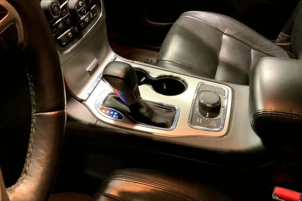 Jeep Grand Cherokee снимка Jeep Grand Cherokee