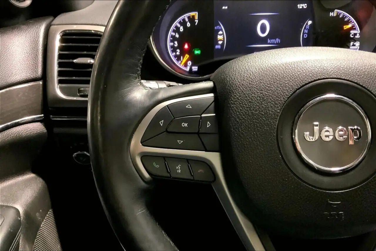 Jeep Grand Cherokee снимка Jeep Grand Cherokee