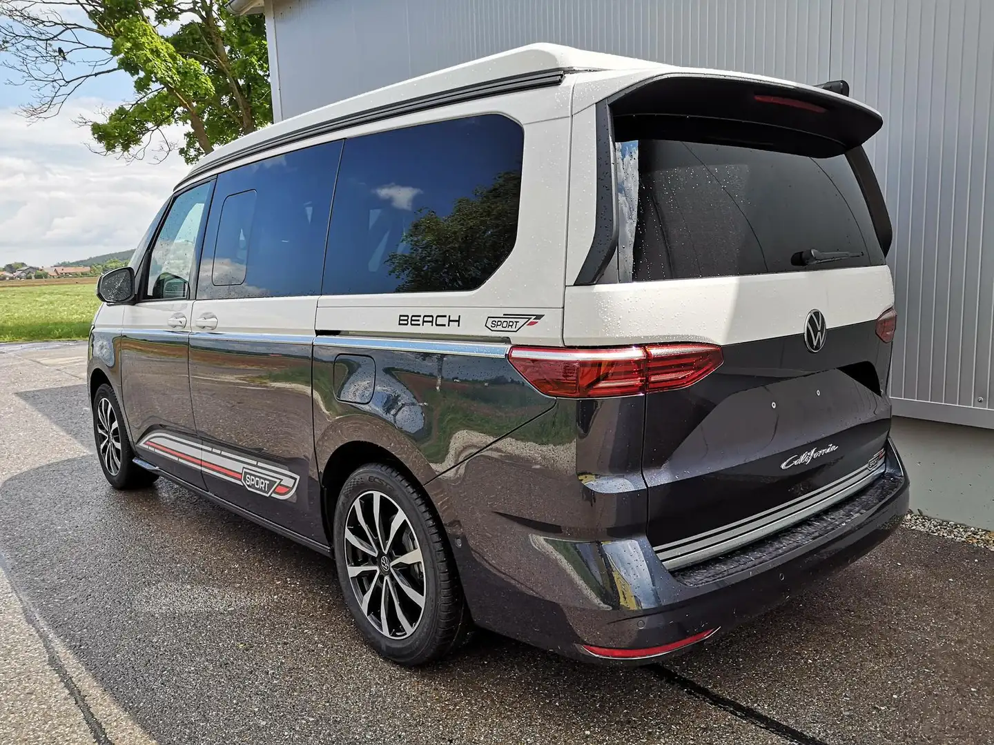 Volkswagen T7 California Beach (MV Cali) 2.0TDI DSG Sport Edition 8 Fach... Albastru - 2
