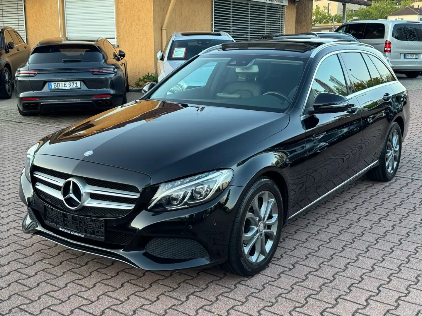 Mercedes-Benz C 200 T d AHK+PANO+CAM+SPUR+TOTWINKEL+COMAND Noir - 1