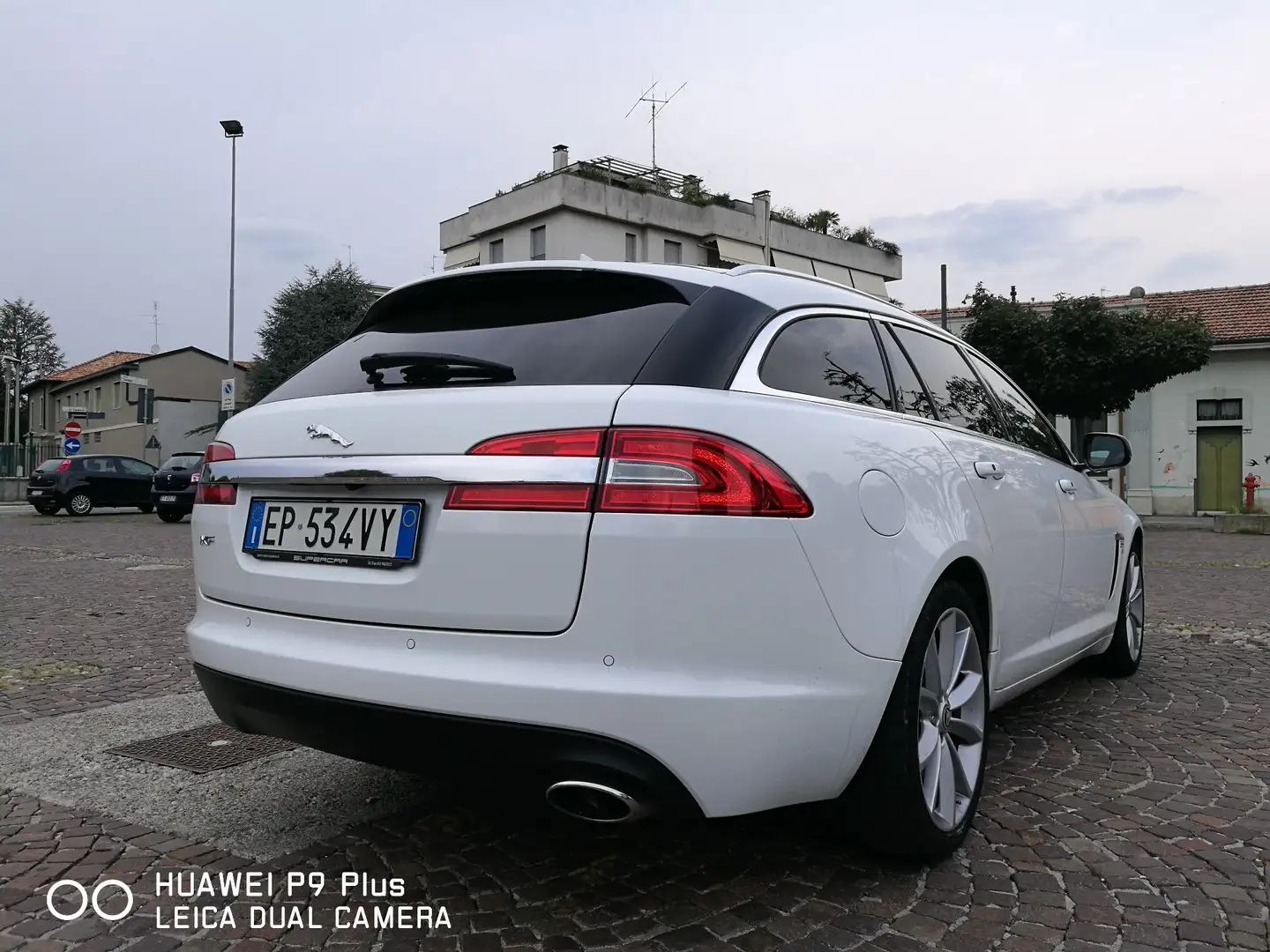 Jaguar XF Sportbrake 2.2d Premium Luxury 200cv auto - 2
