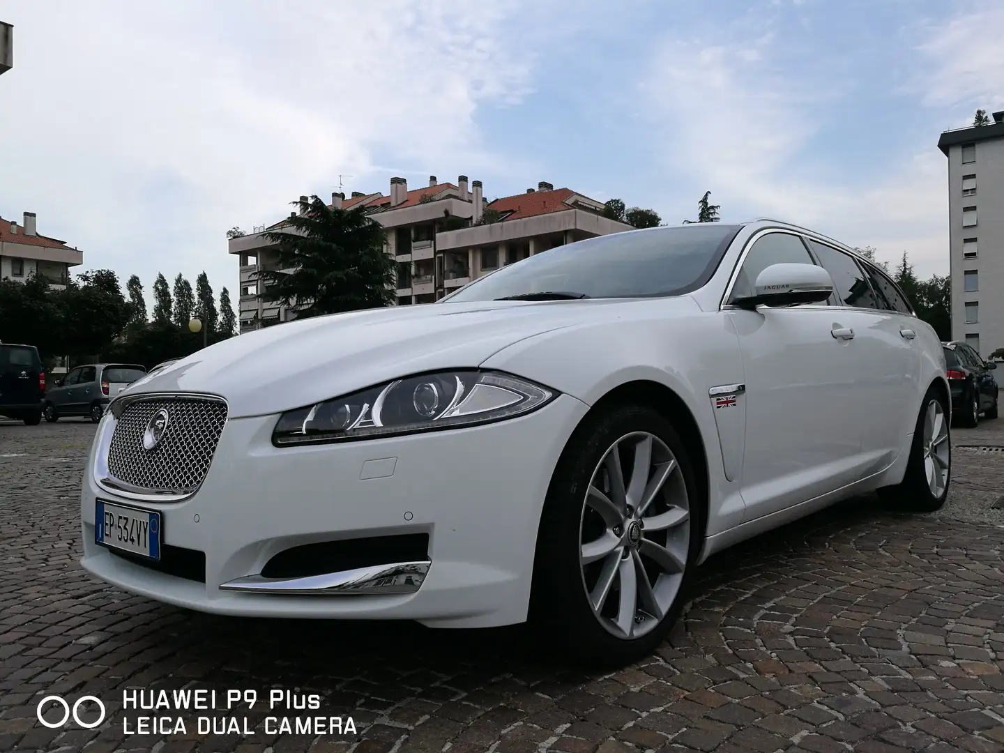 Jaguar XF Sportbrake 2.2d Premium Luxury 200cv auto - 1