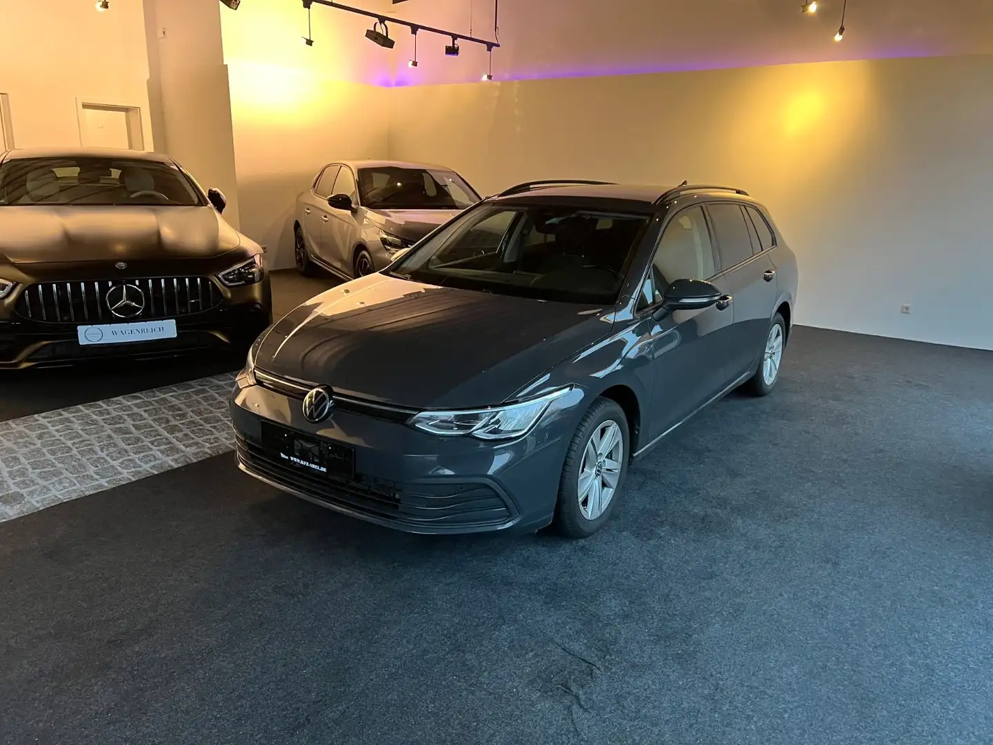 Volkswagen Golf VIII Variant Life  *Aut.* Sitzh.*Kamera* Grau - 2