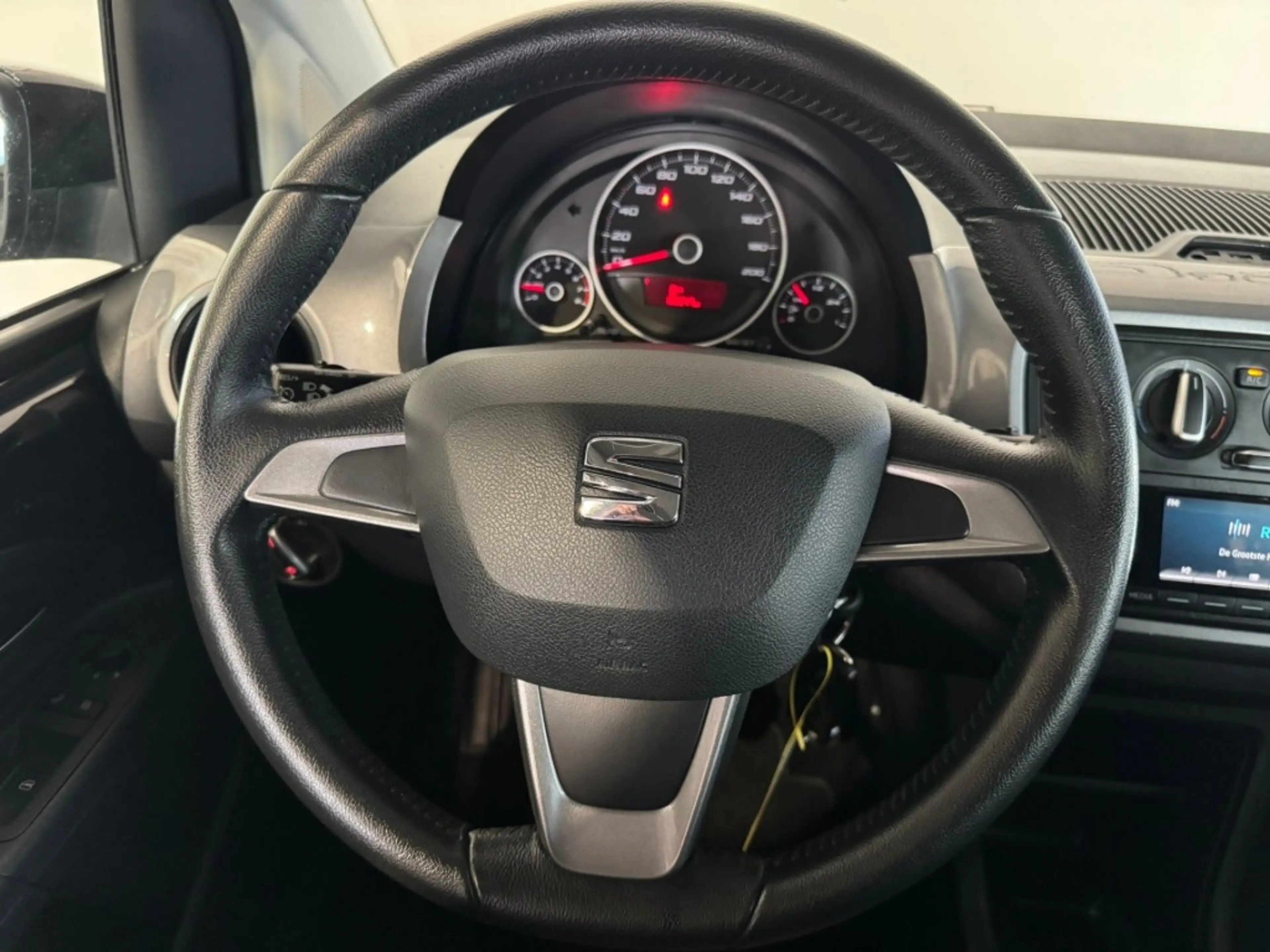 SEAT Mii 1.0 SPORT INTENSE l NAP l BLUETOOH l PDC l CRUISE — photo 12