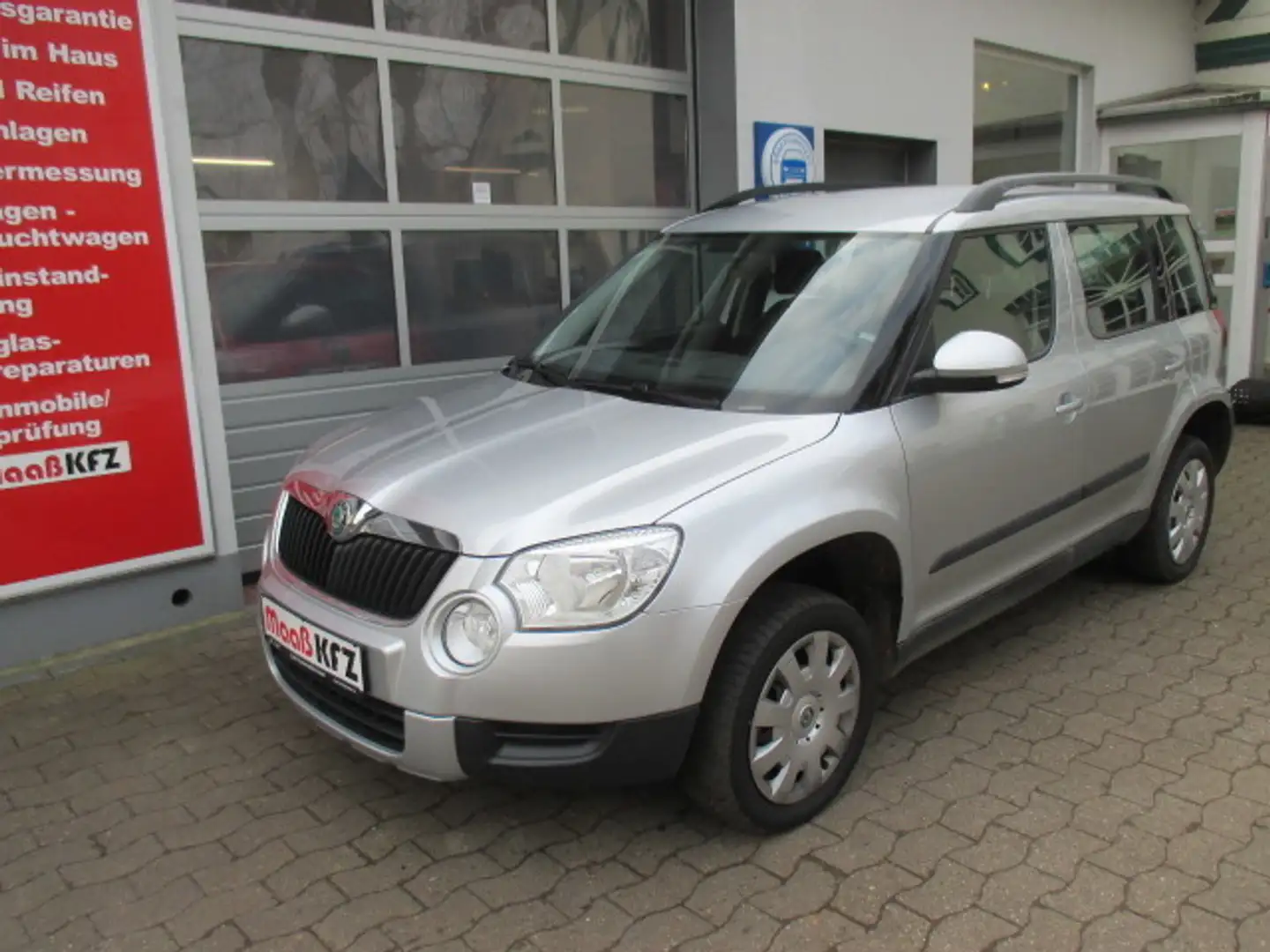 Skoda Yeti Active Plus Edtion 1.8, 4x4,1Hd.,PDC, Sitzh Argent - 1