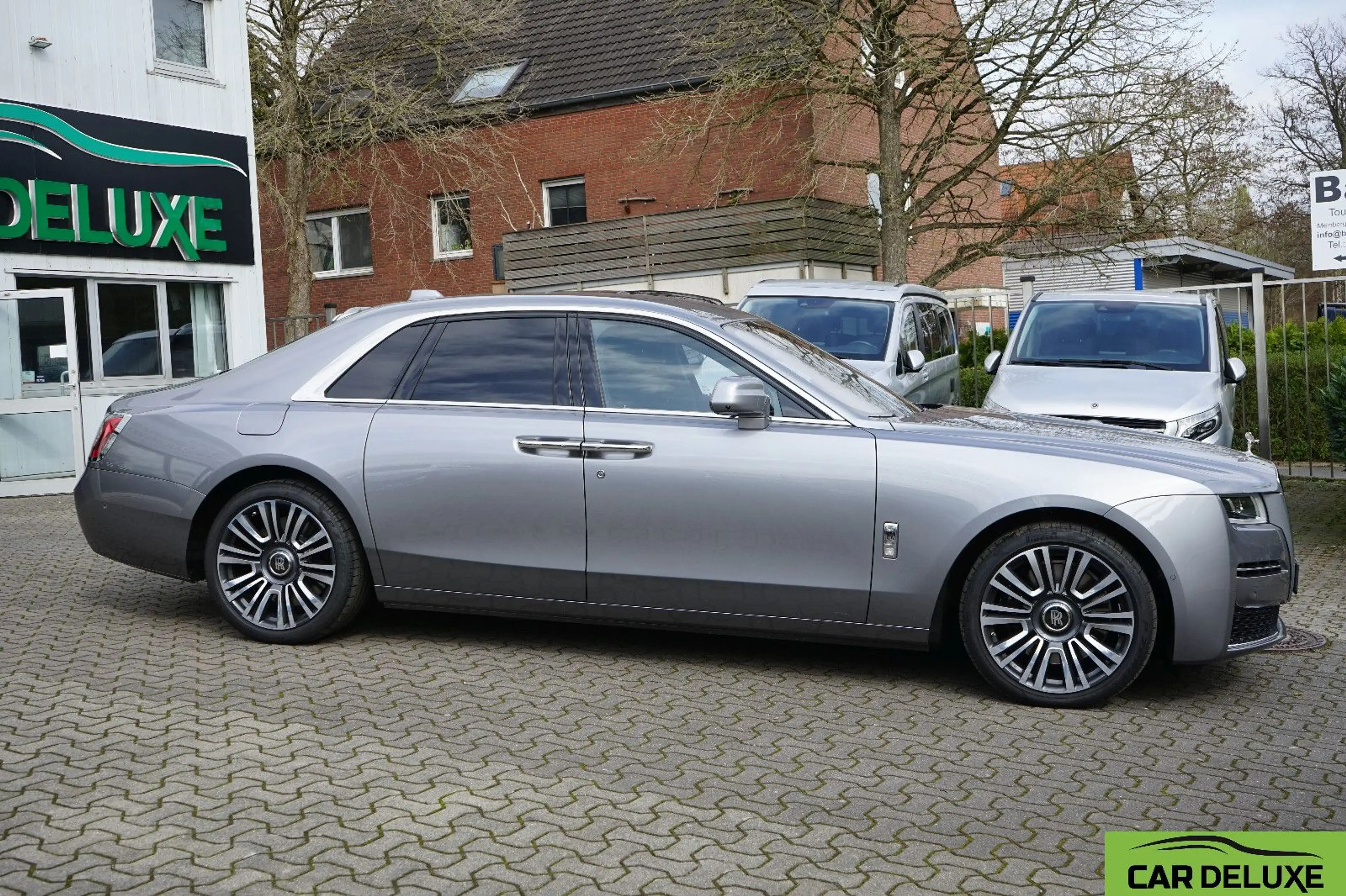 Rolls-Royce Ghost 4SEATS*STARS*BESPOKE*ILLUM-GRILL*4MASSAGE — photo 2