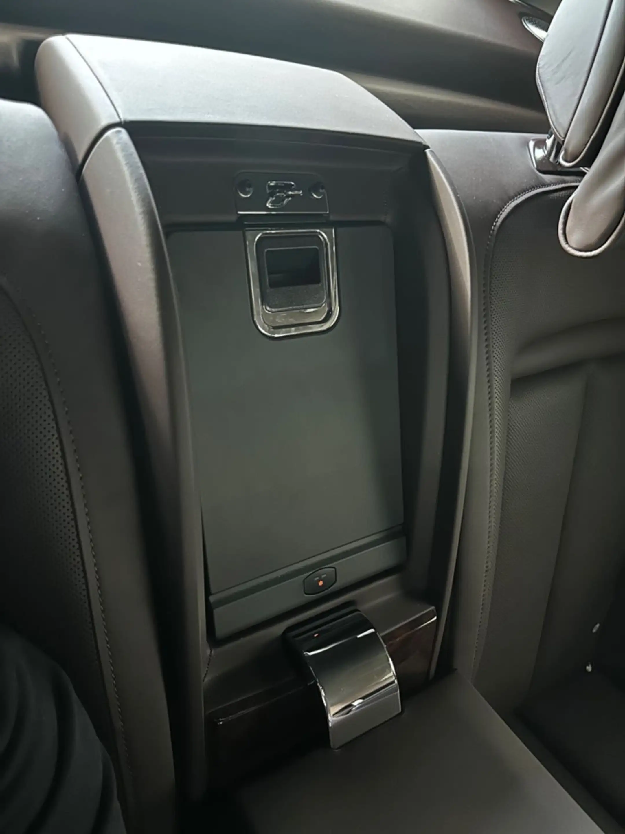 Rolls-Royce Ghost 4SEATS*STARS*BESPOKE*ILLUM-GRILL*4MASSAGE — photo 15