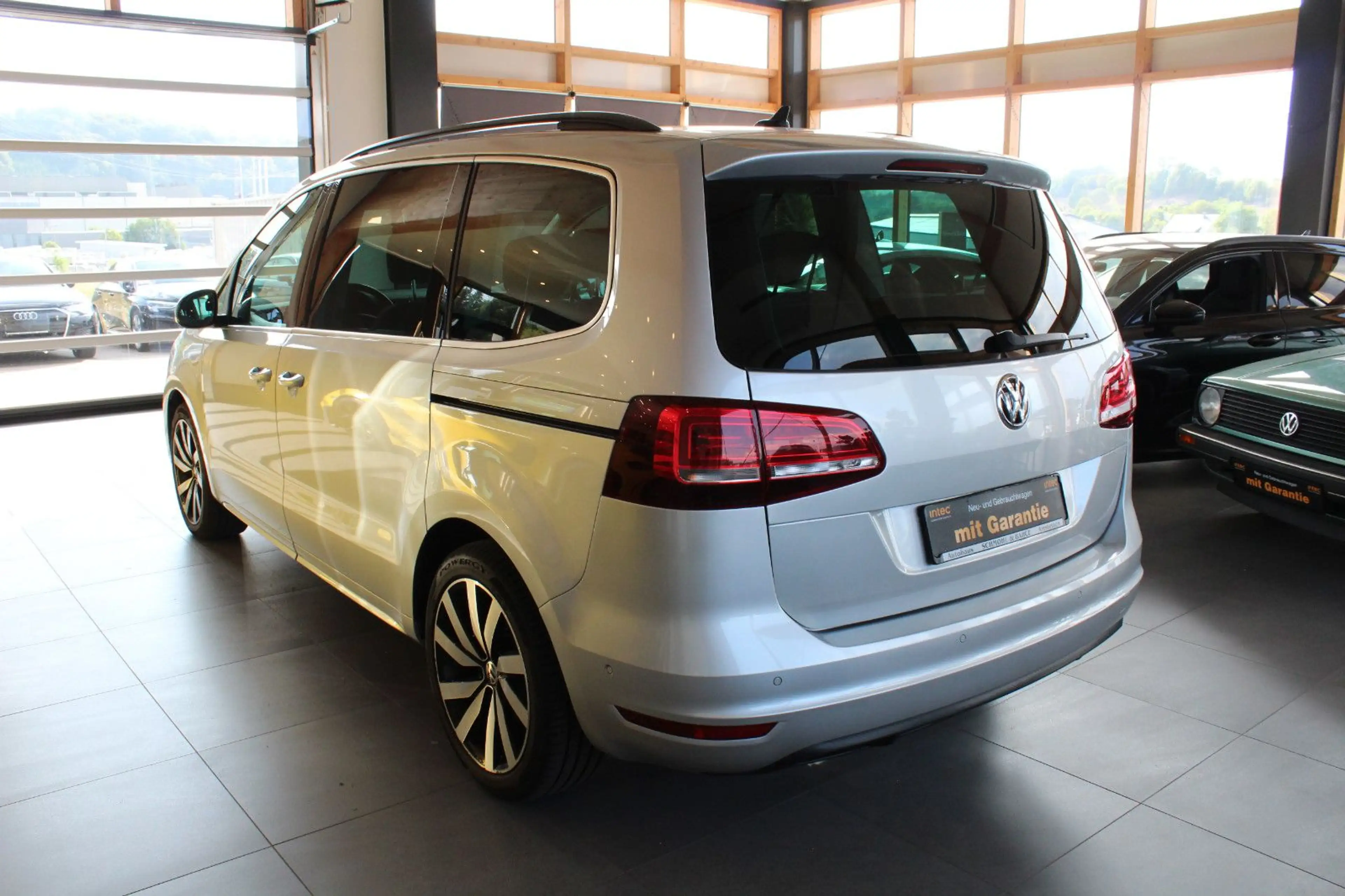 Volkswagen Sharan 2.0 TDI DSG Comfortline BMT 4Motion — photo 6