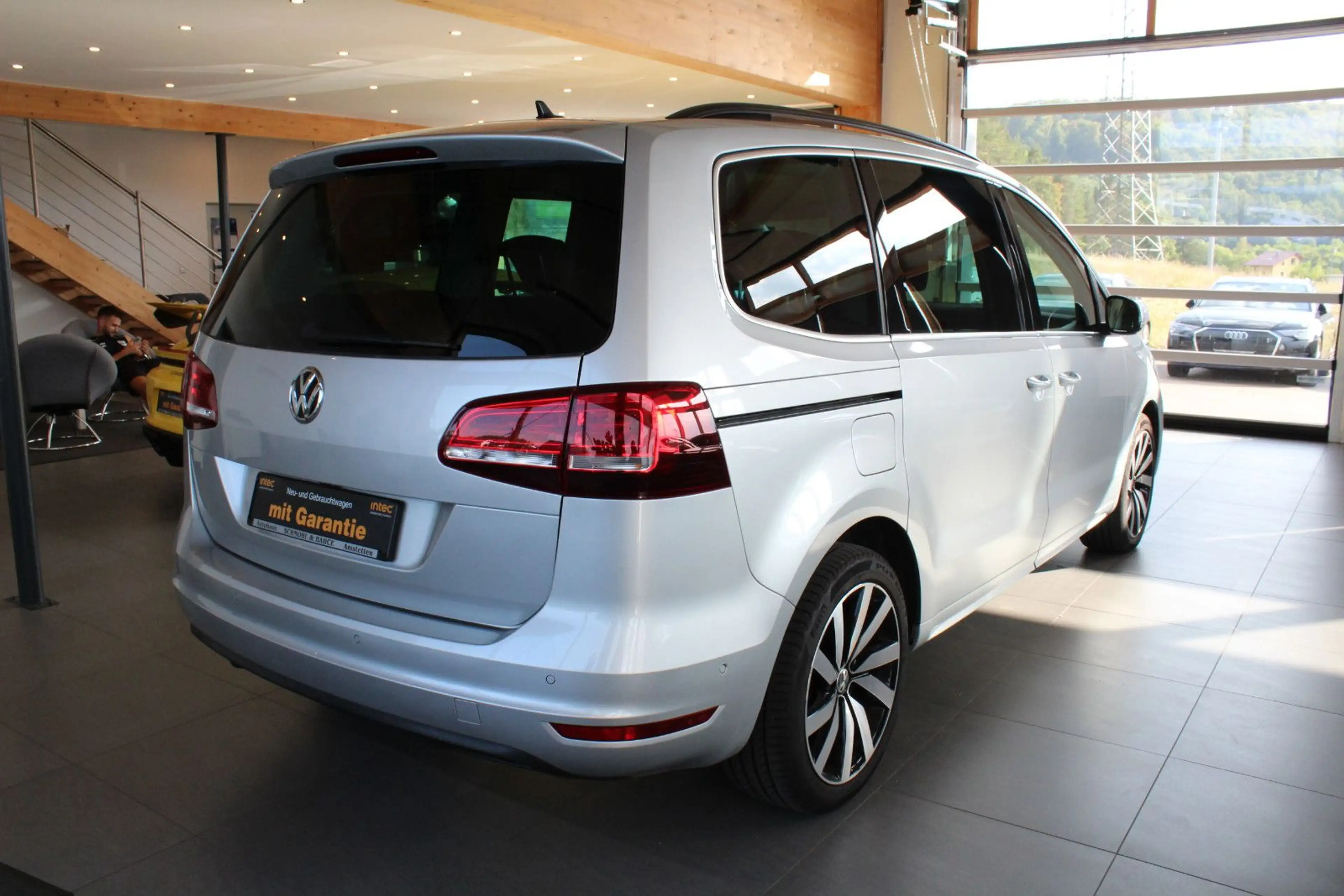 Volkswagen Sharan 2.0 TDI DSG Comfortline BMT 4Motion — photo 4