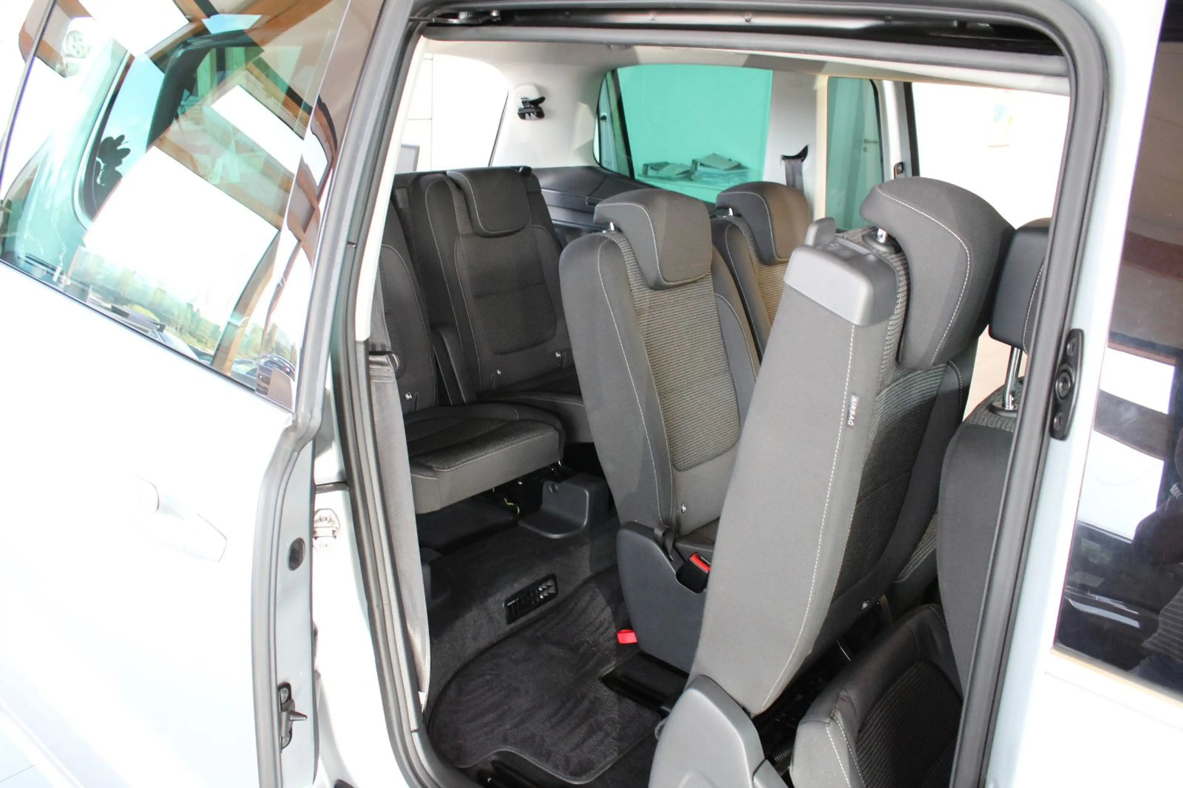Volkswagen Sharan 2.0 TDI DSG Comfortline BMT 4Motion — photo 12