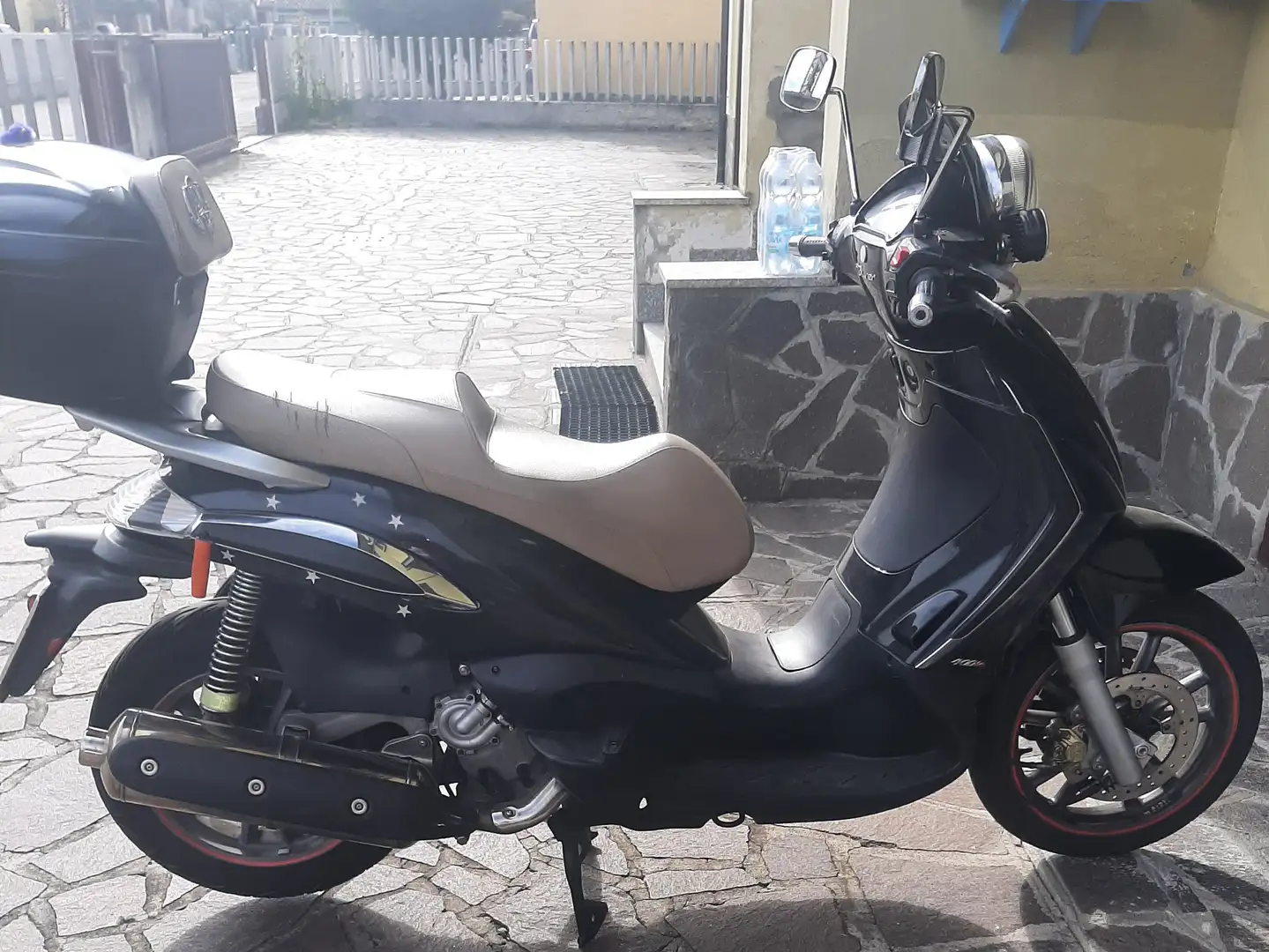 Piaggio Beverly 400 Tourer Noir - 2