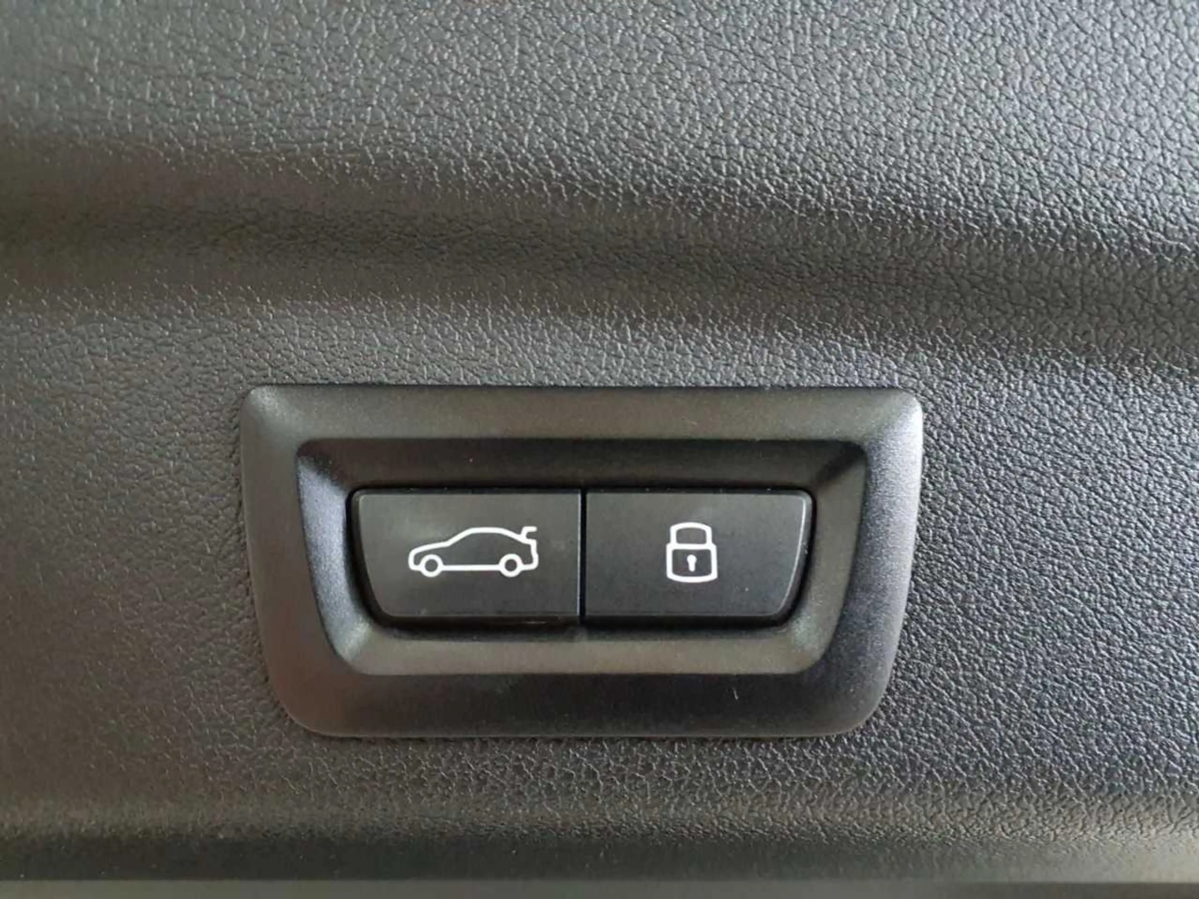 BMW 223 223d xDrive Active Tourer HuD AHK Pano Navi — photo 11
