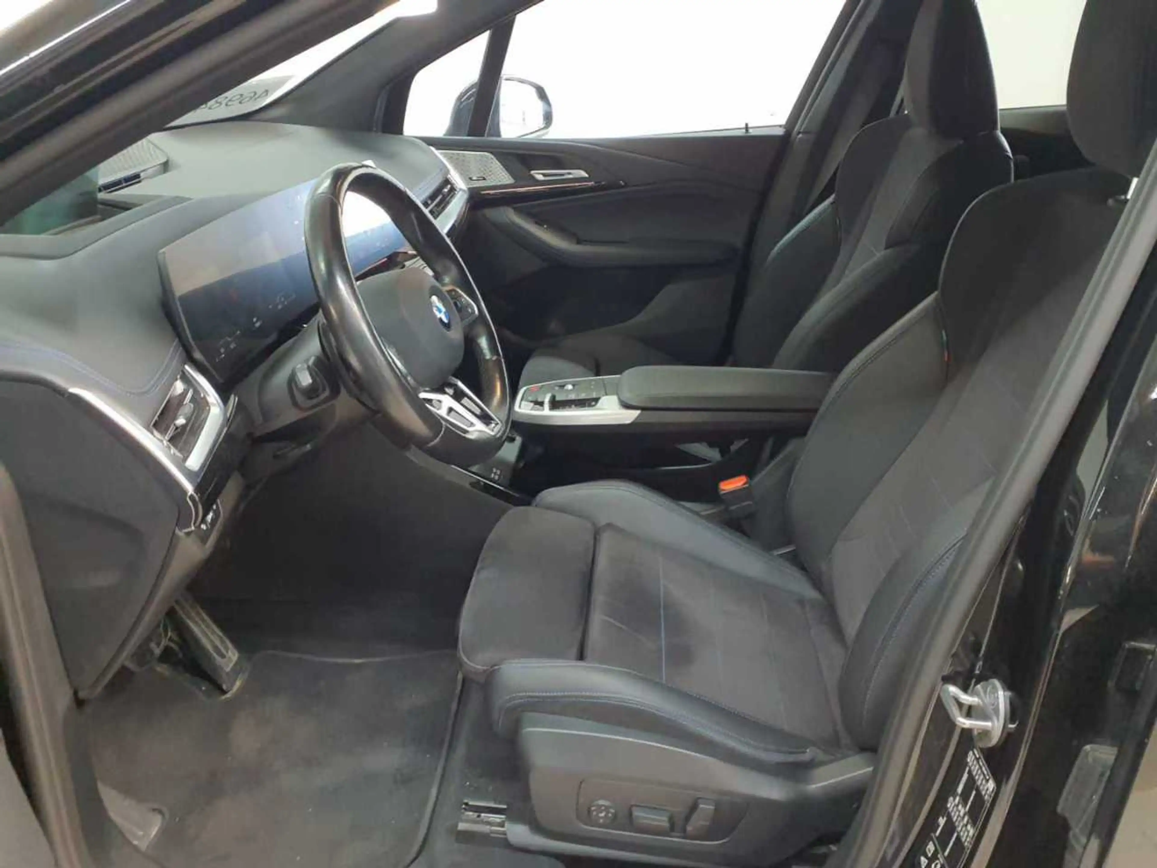 BMW 223 223d xDrive Active Tourer HuD AHK Pano Navi — photo 3