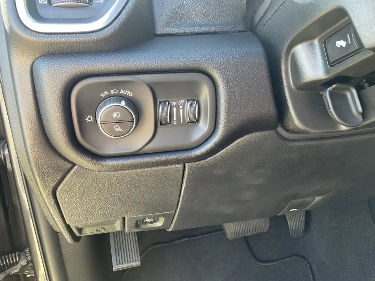 RAM 3500 photo RAM 3500