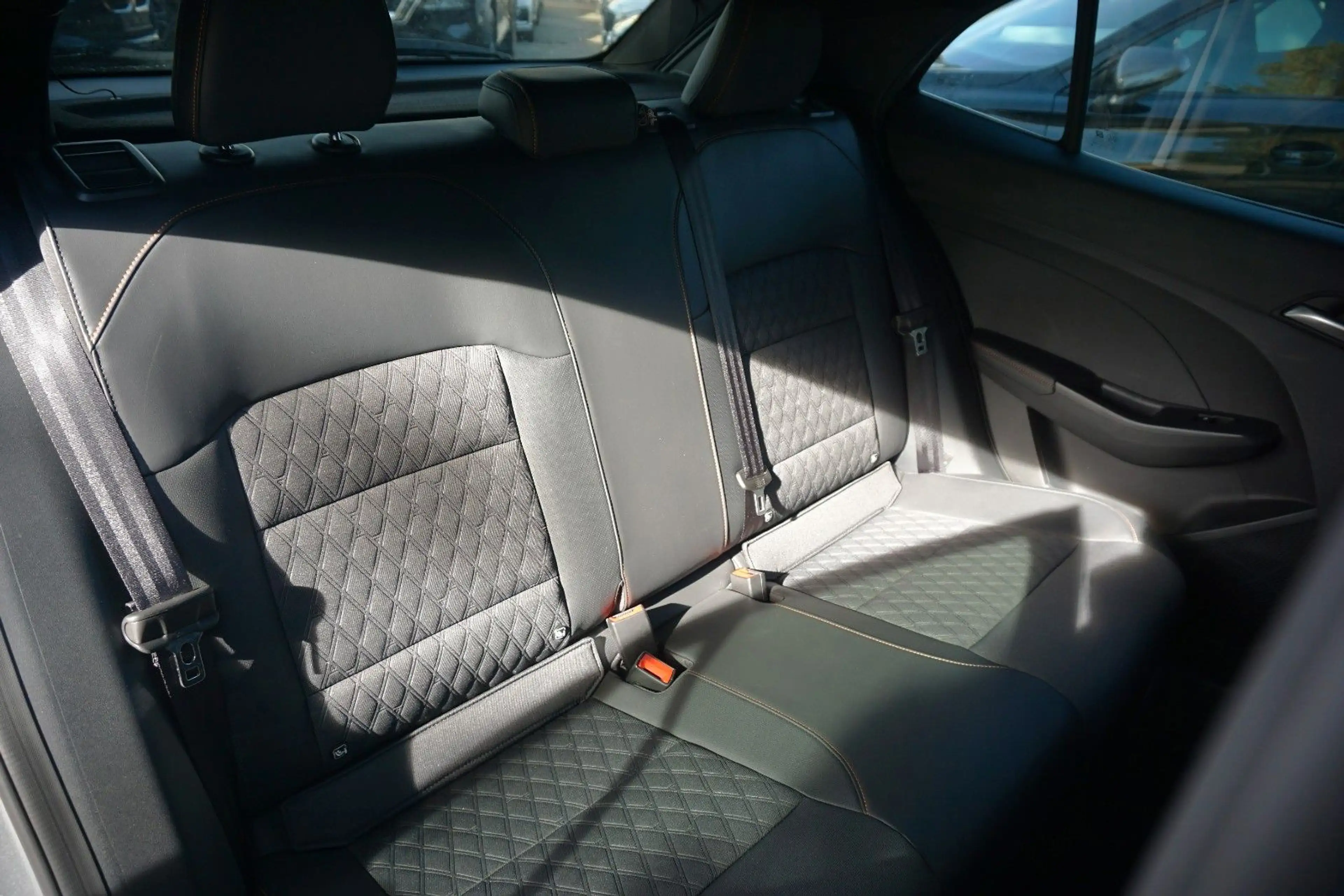 MG MG3 1.5 Hybrid+ 143 kW Luxury / 360° / LED / — photo 11