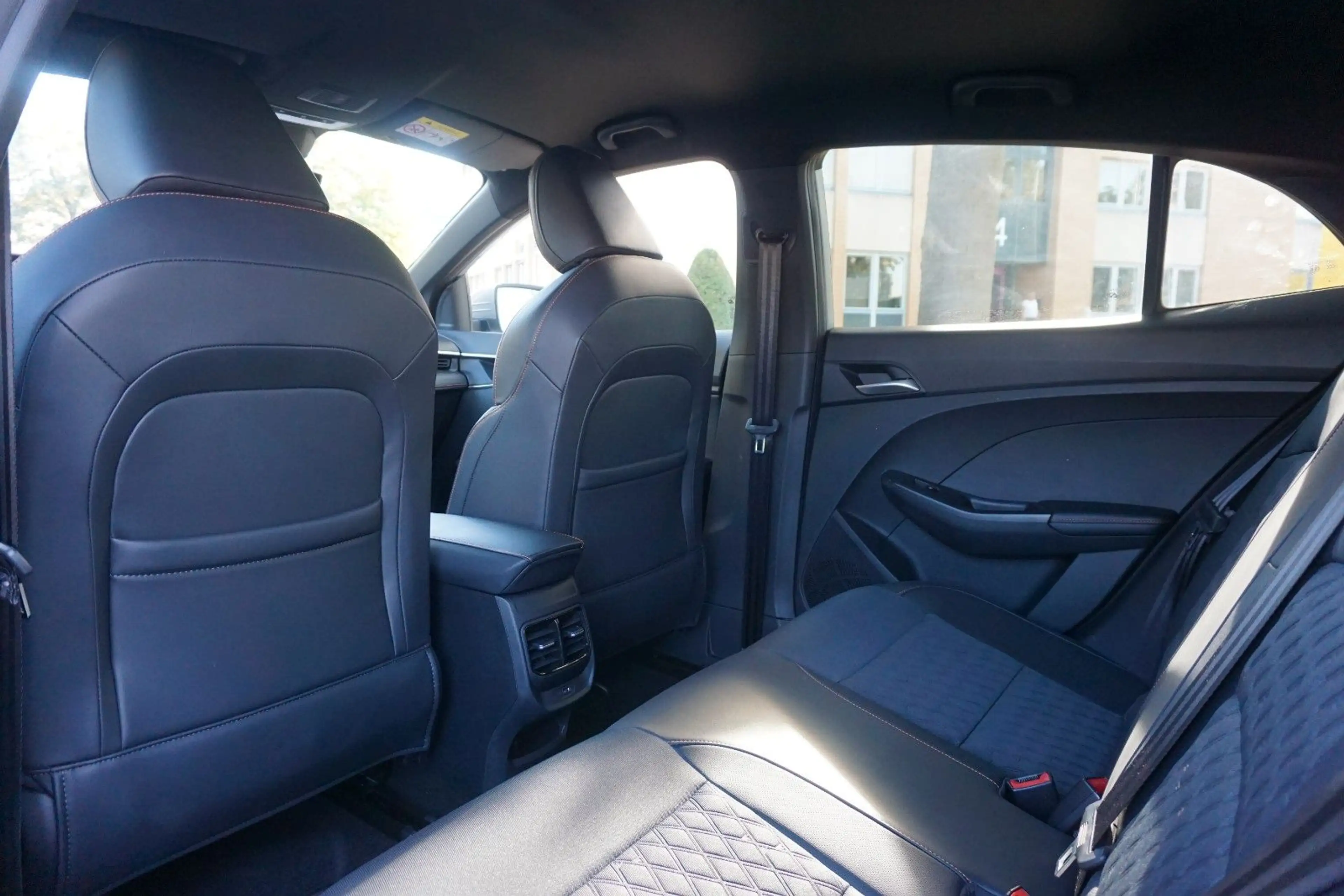 MG MG3 1.5 Hybrid+ 143 kW Luxury / 360° / LED / — photo 10