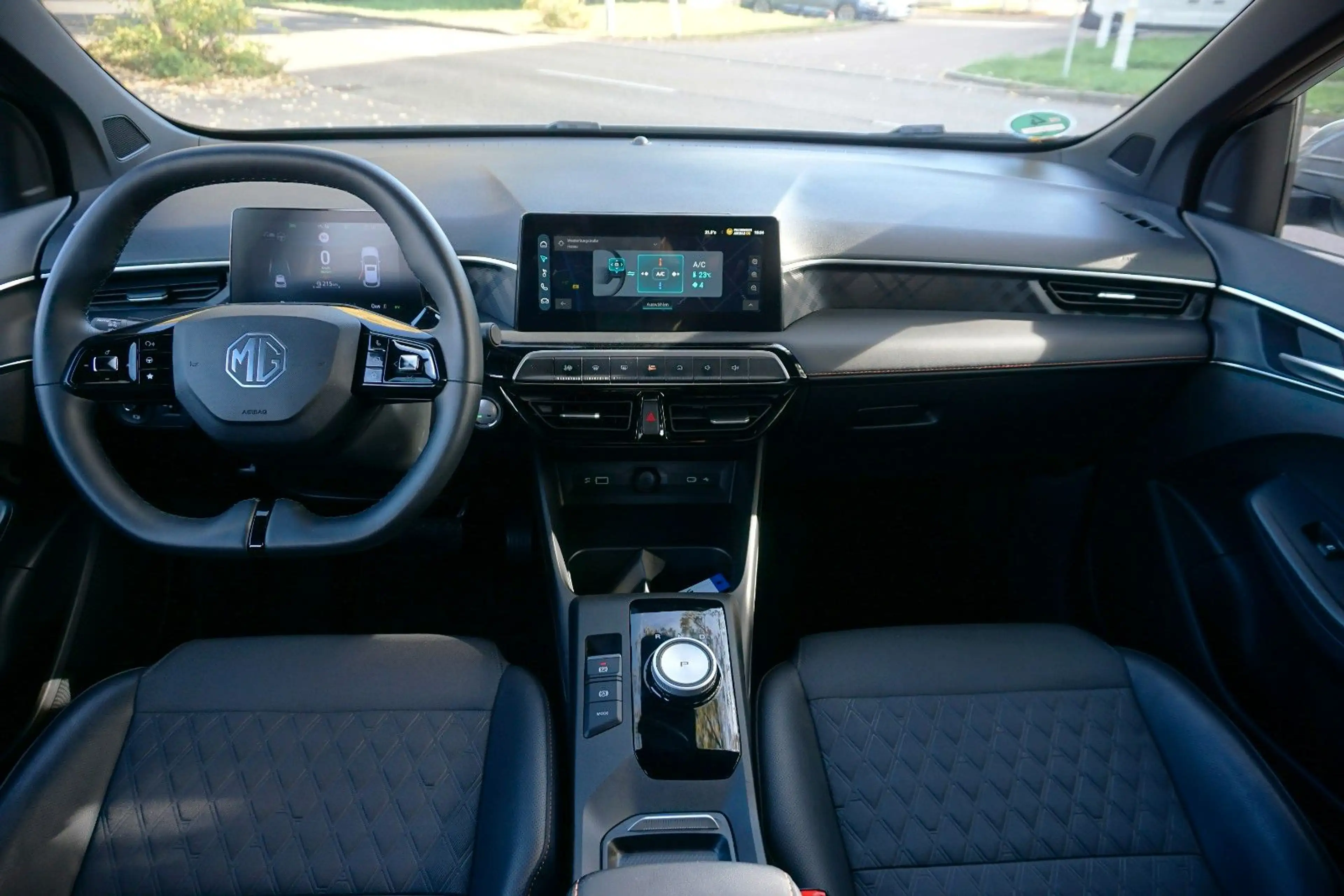 MG MG3 1.5 Hybrid+ 143 kW Luxury / 360° / LED / — photo 15
